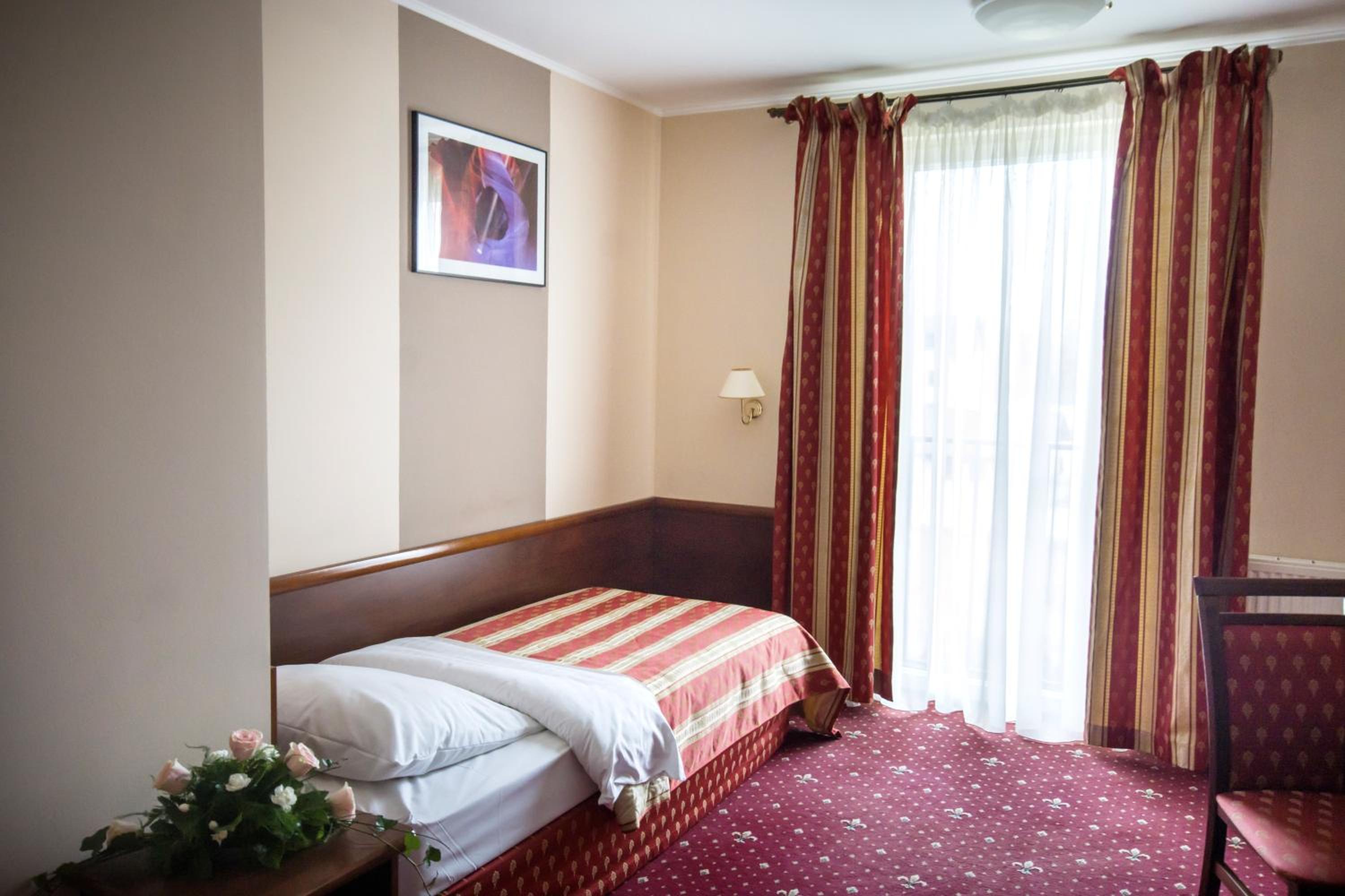 Single Room photo 2