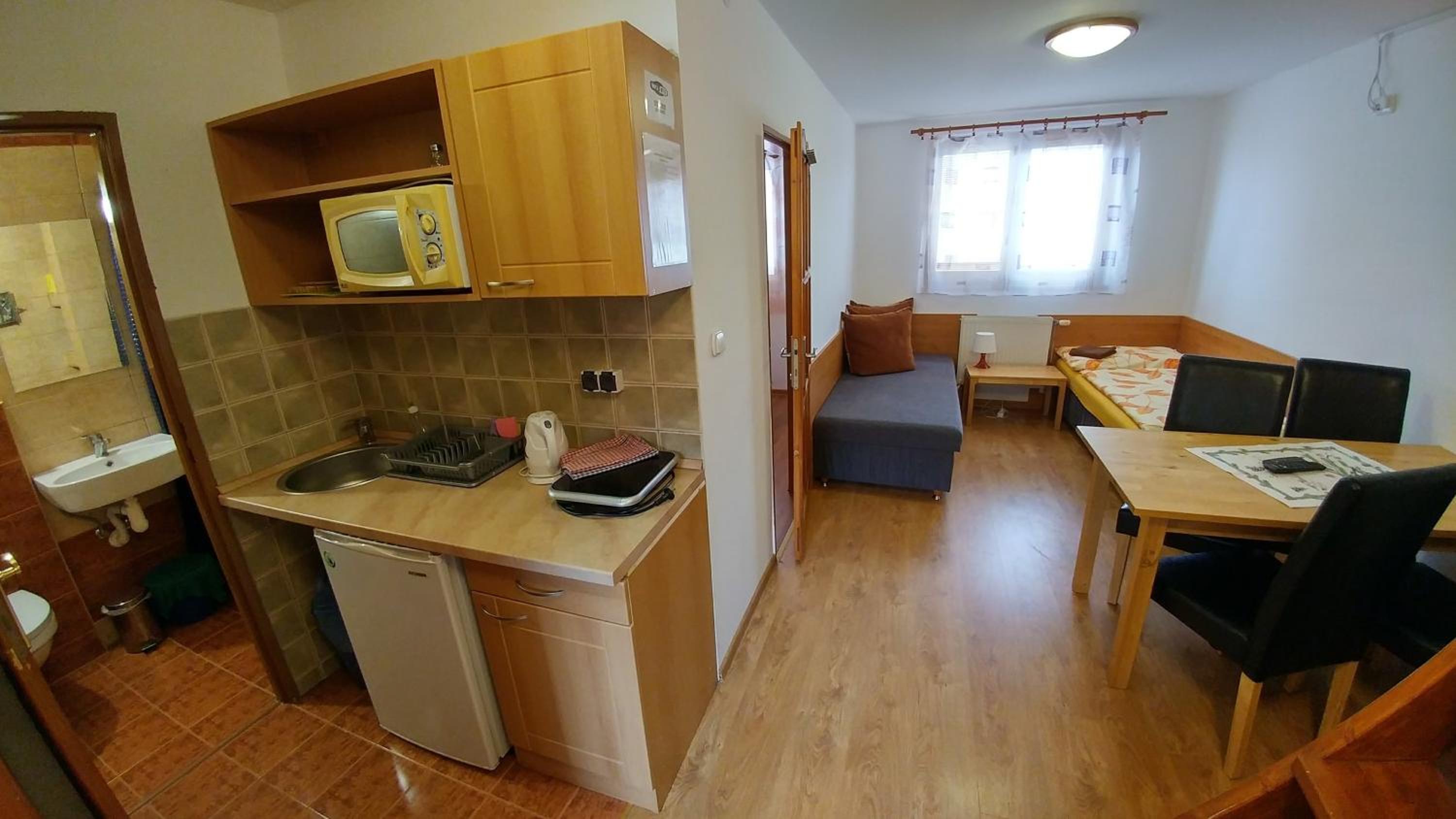 One-Bedroom Apartment - Photo 7