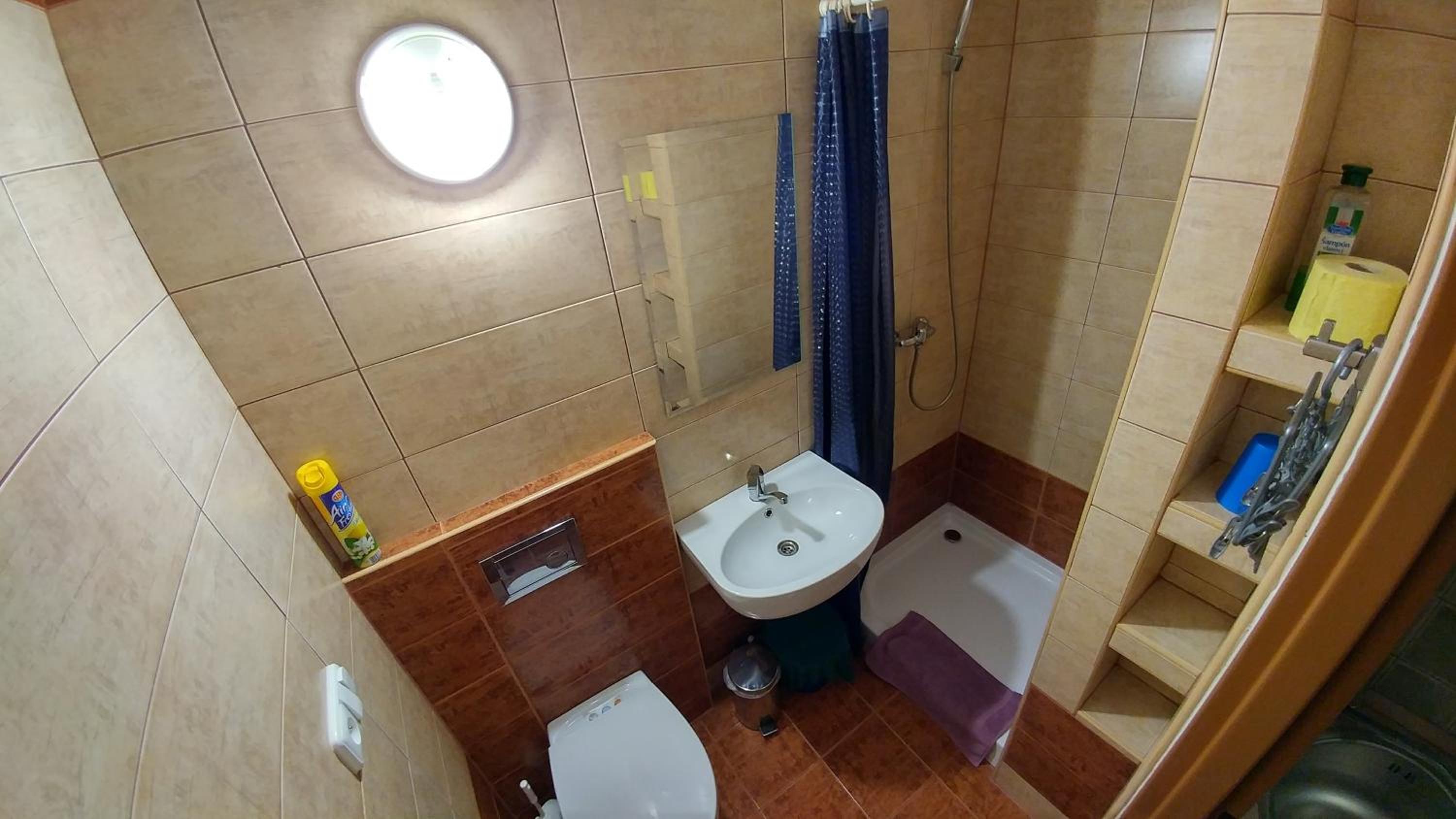 One-Bedroom Apartment - Photo 8