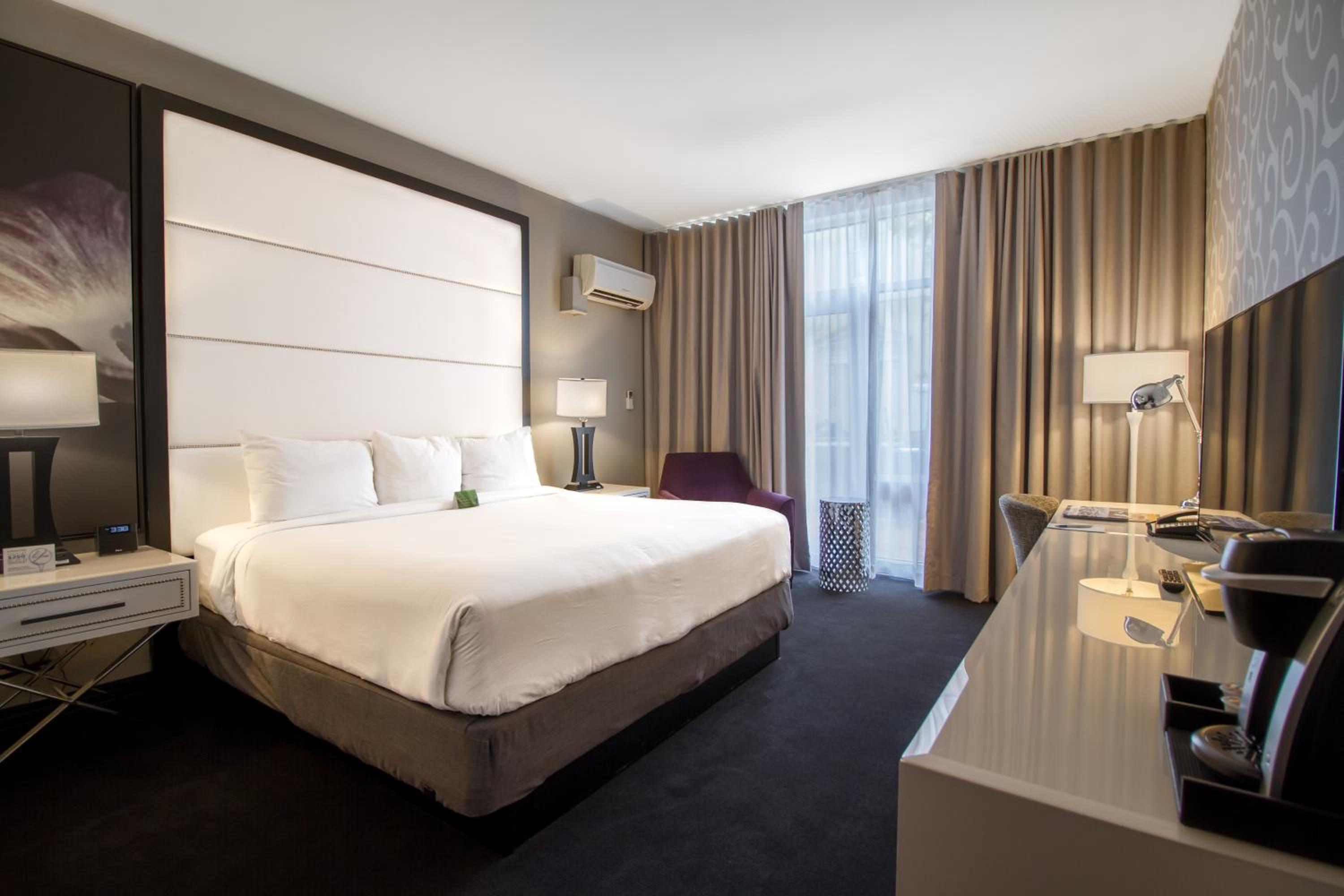 King Suite - Mobility Access/Non-Smoking - Photo 15
