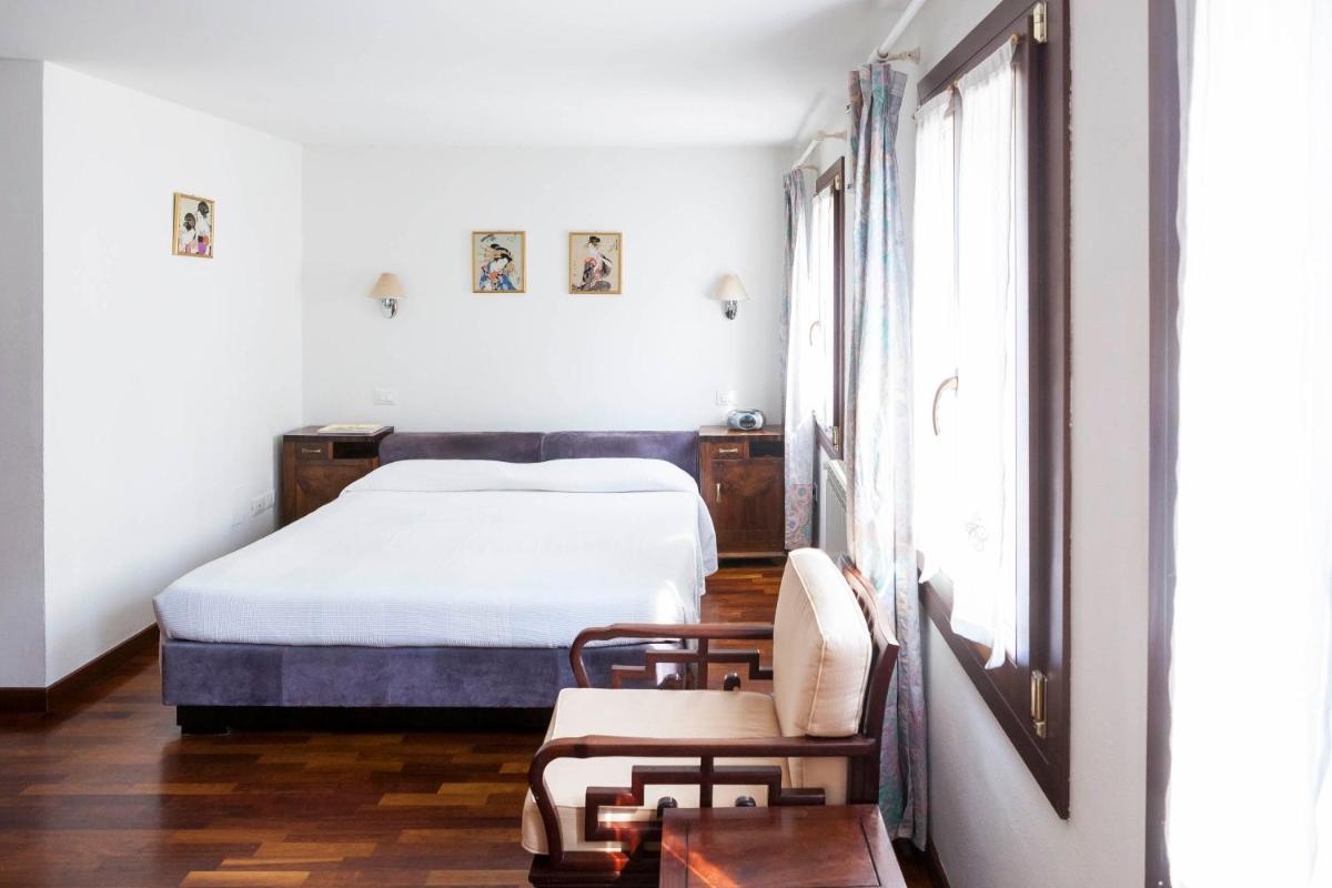 Double Room with Private Bathroom photo 1