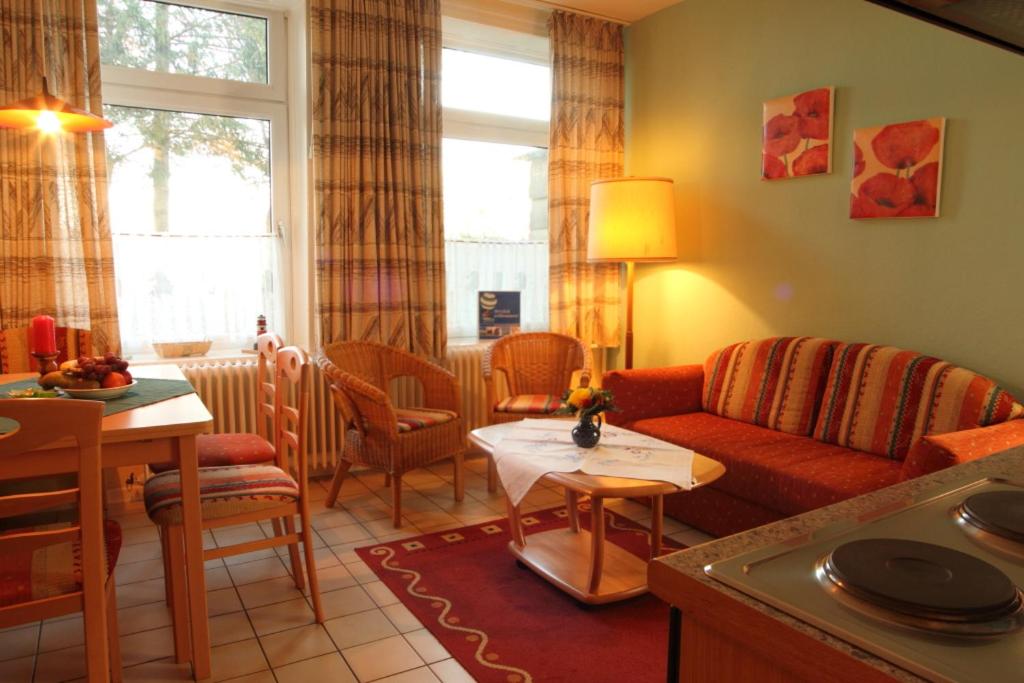 One-Bedroom Apartment photo 1