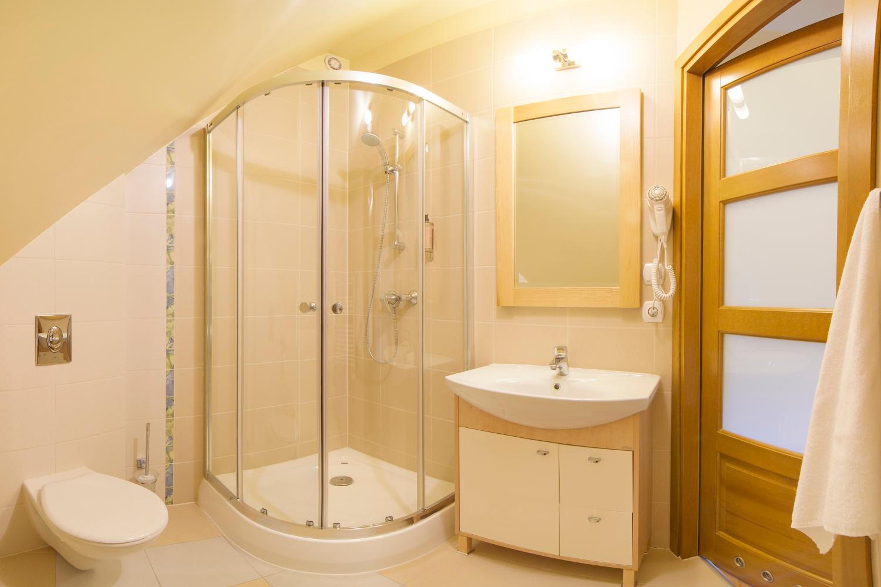Budget Twin Room - Photo 6