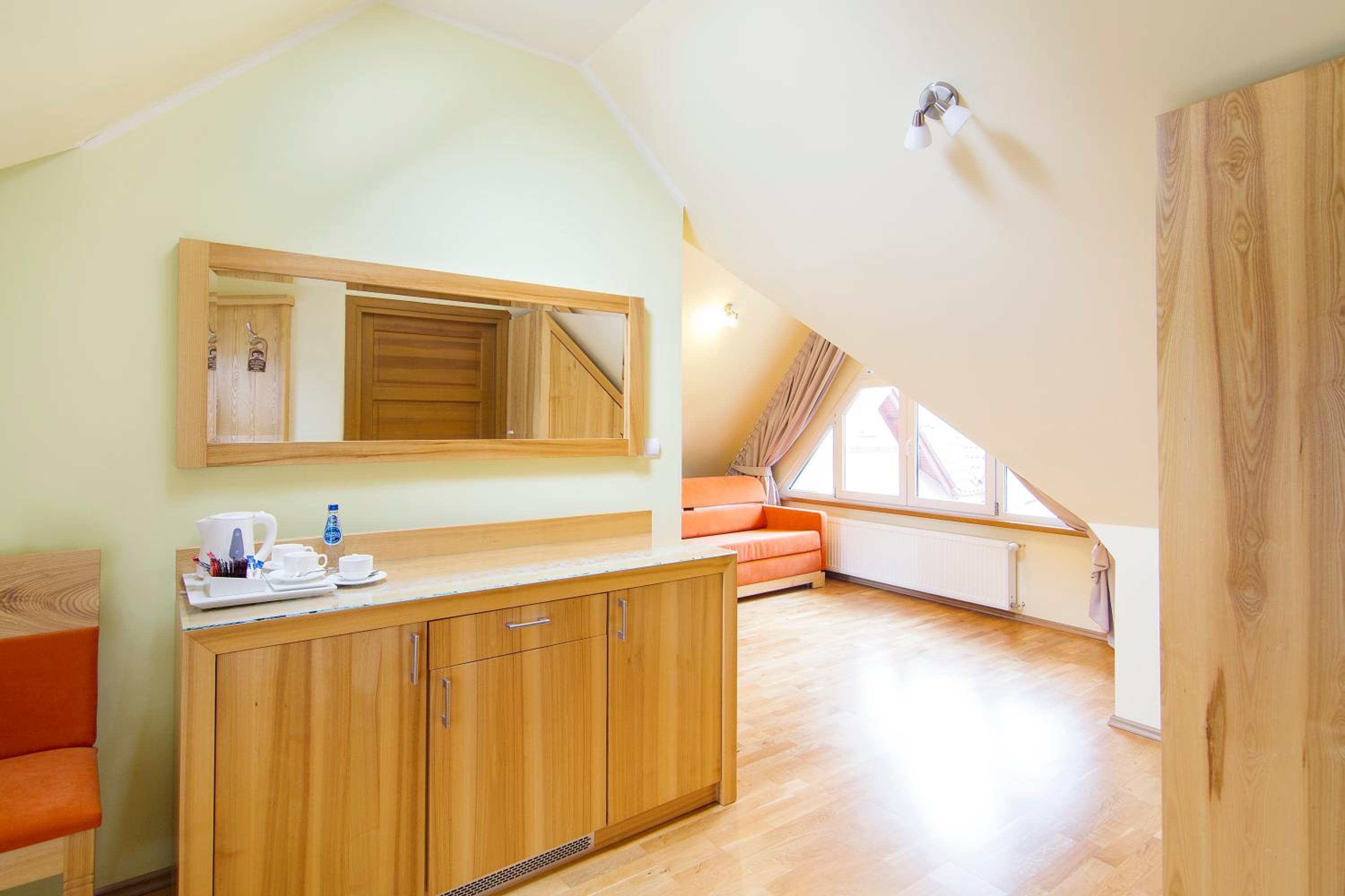Budget Twin Room - Photo 4