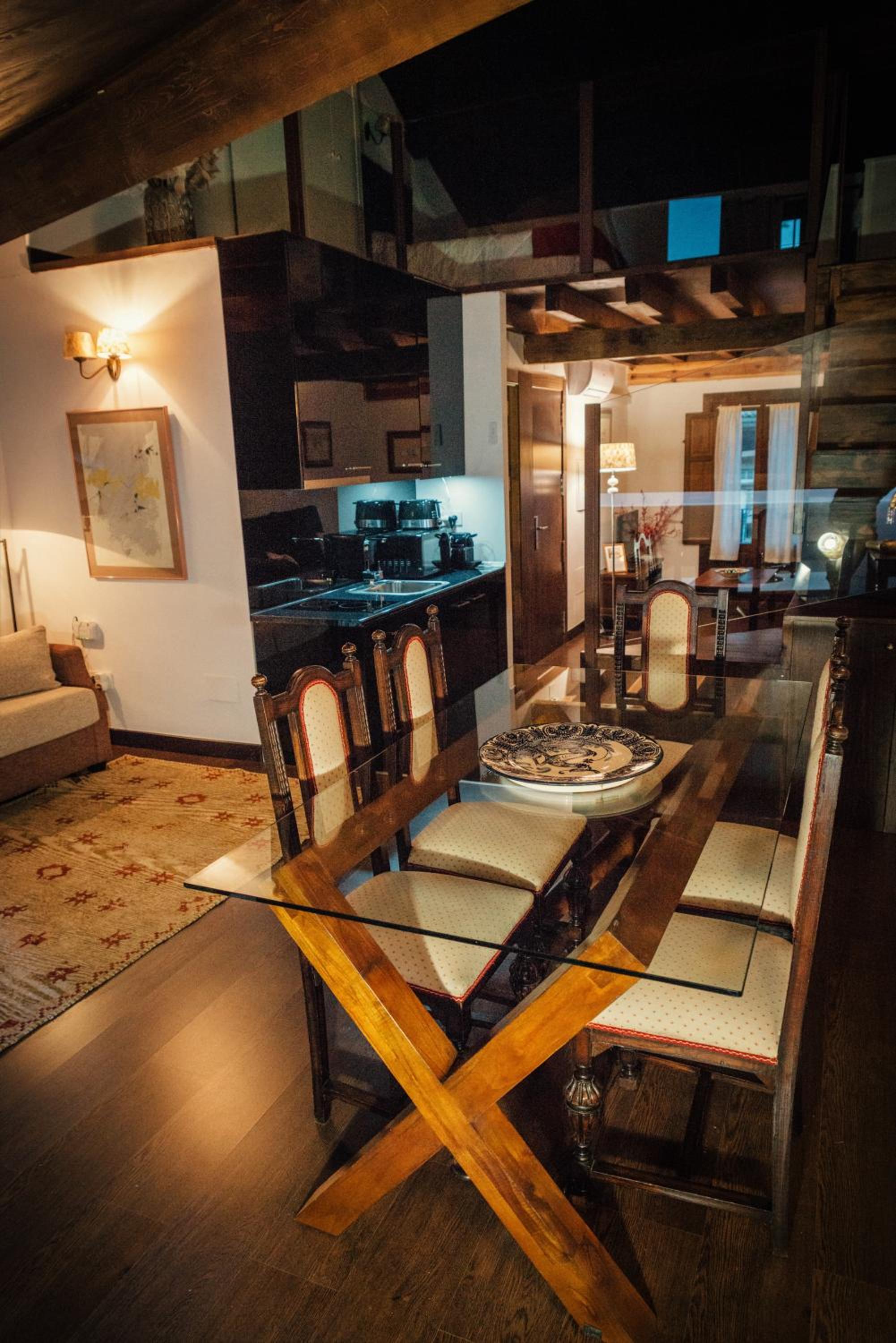 Penthouse Apartment - Photo 24
