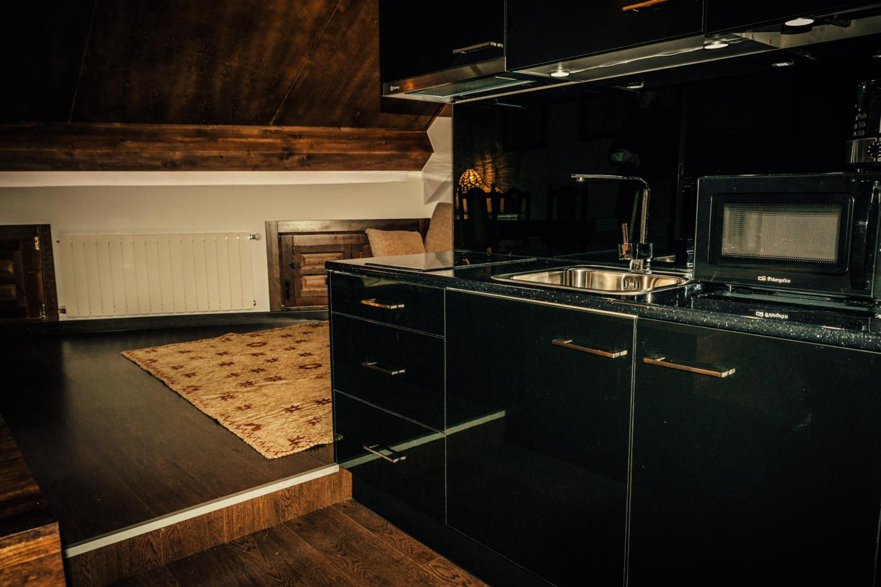 Penthouse Apartment - Photo 25