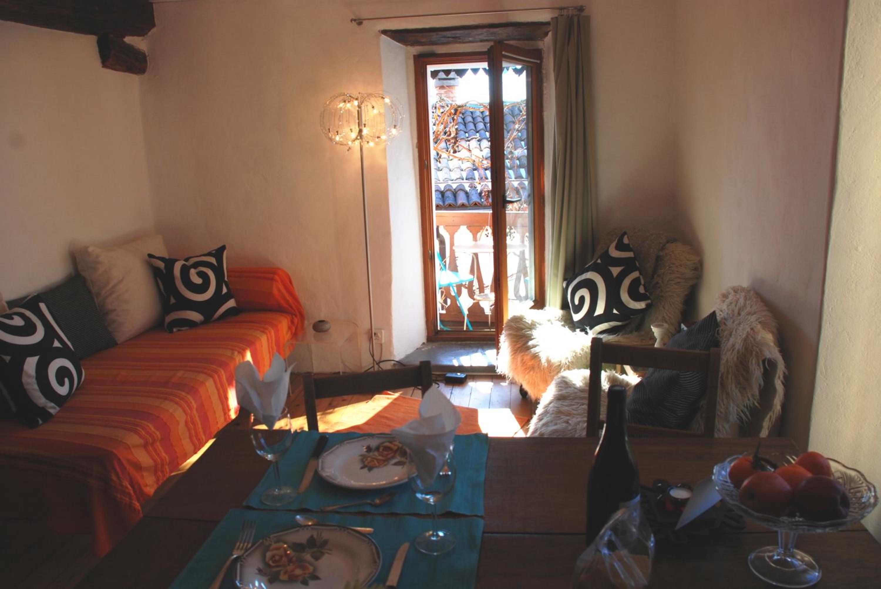 Apartment with Mountain View photo 2