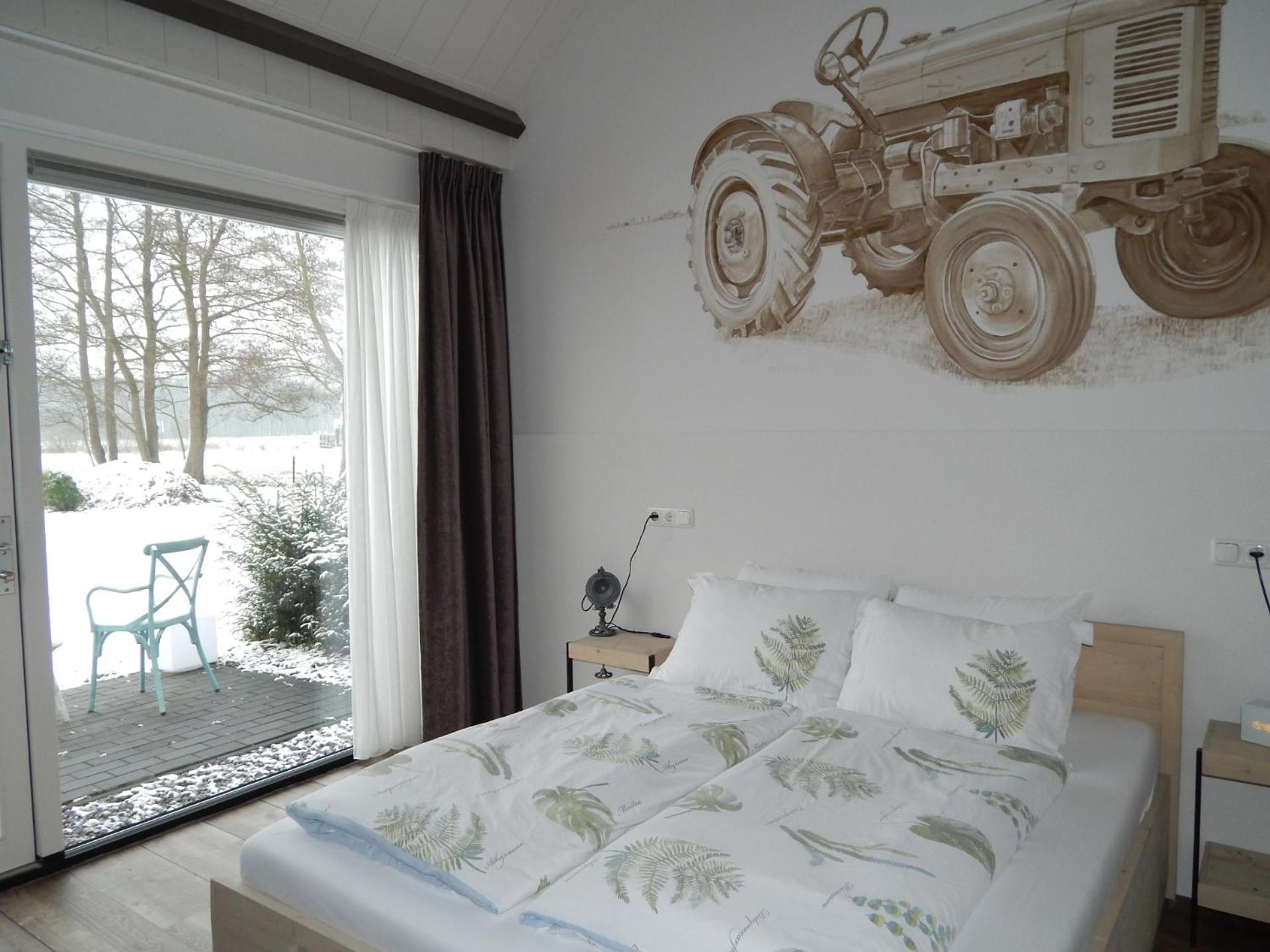 Deluxe King Room photo 1