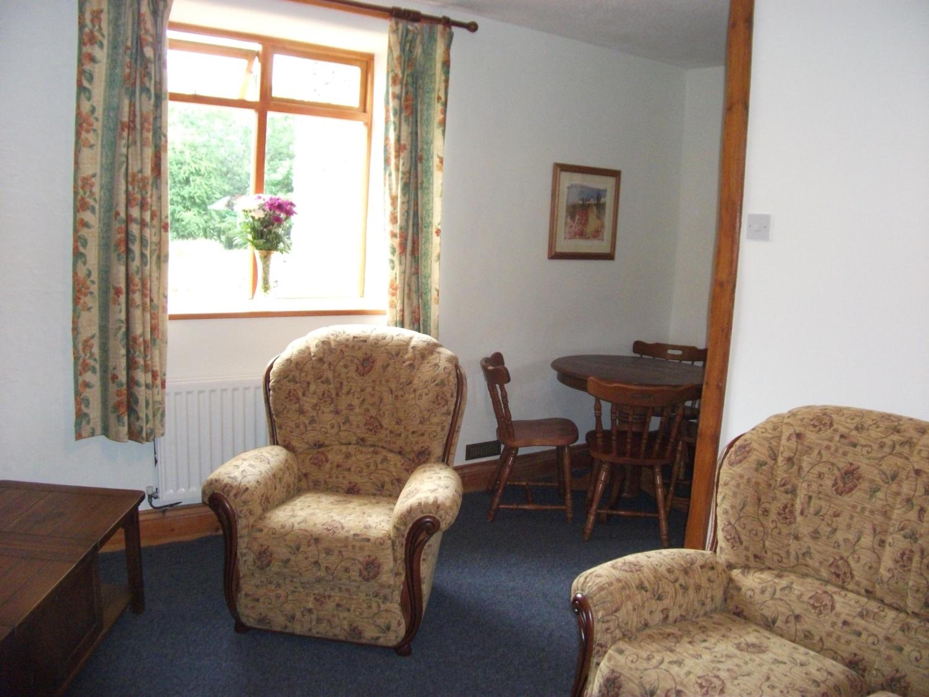Two-Bedroom House photo 3