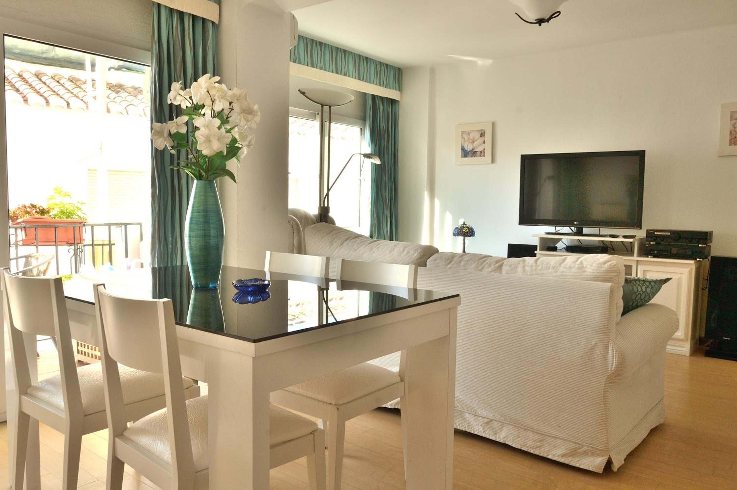 Apartamento con Balcón
