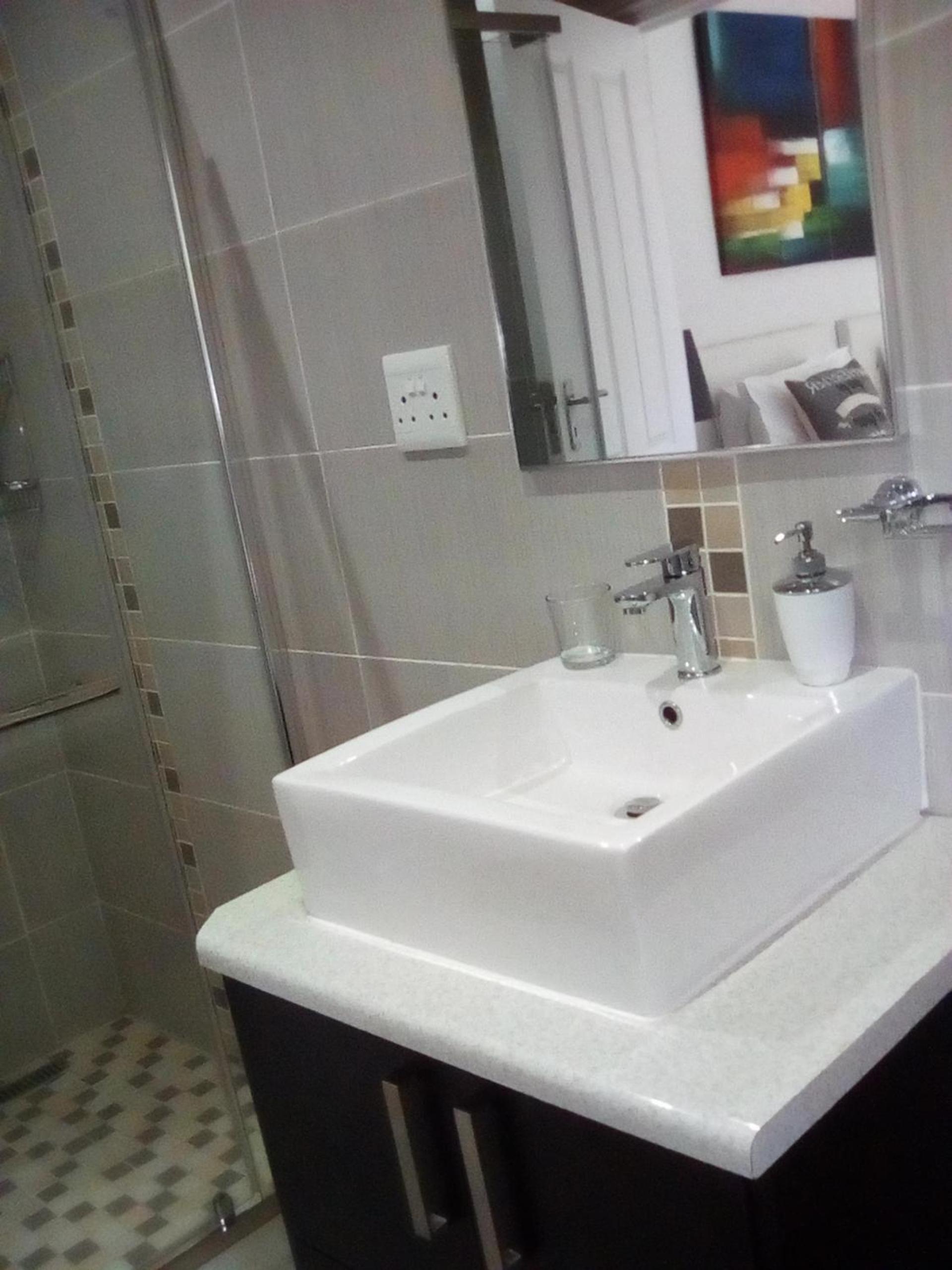 Double or Twin Room with Bathroom - Photo 3