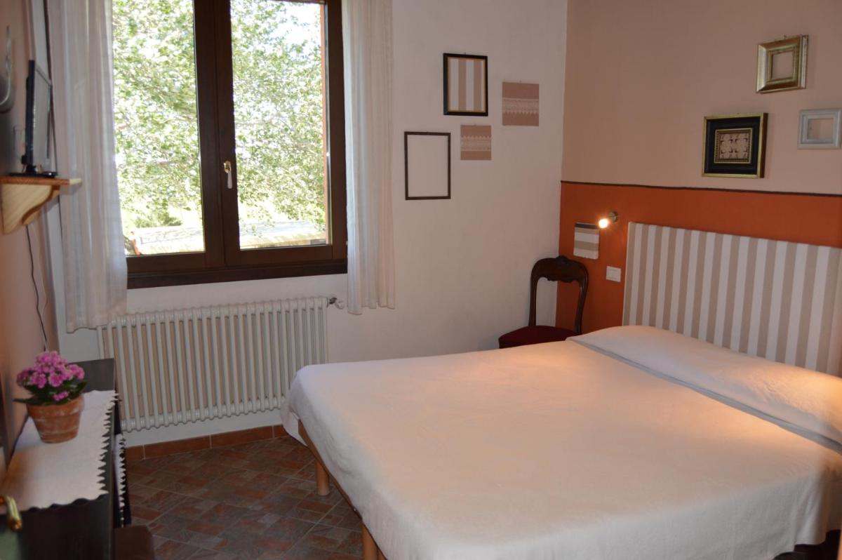 Double Room with Private External Bathroom photo 3