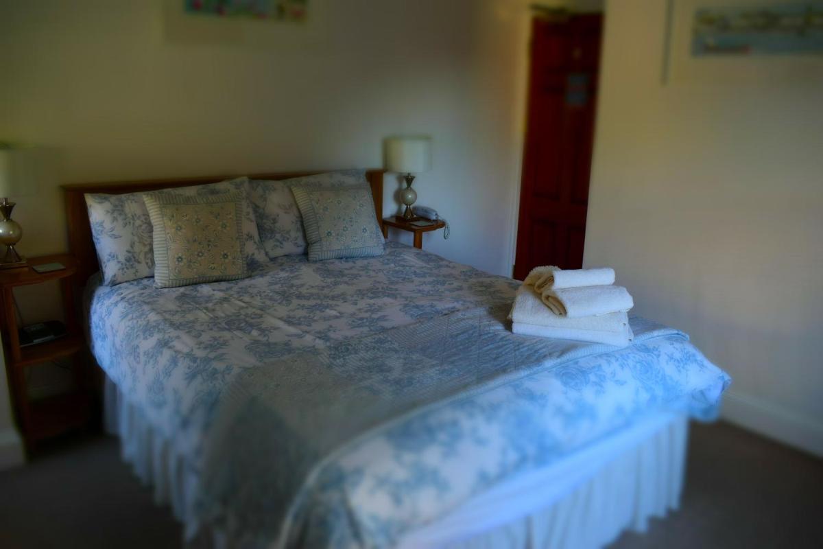 King Room with Church View photo 2