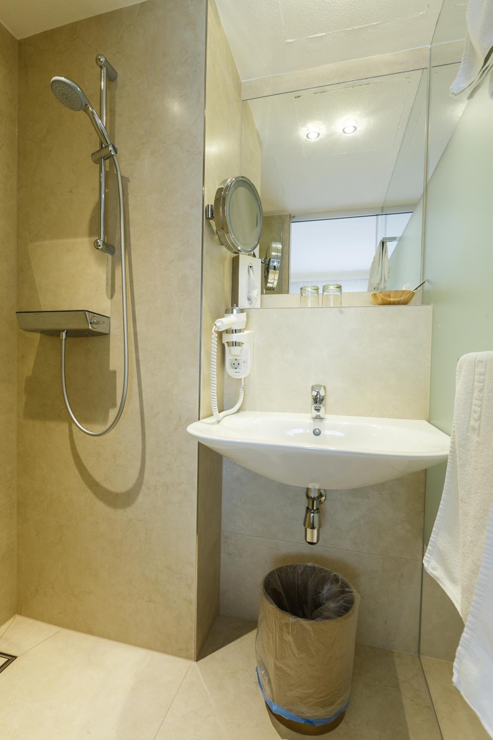 Business Double Room photo 2