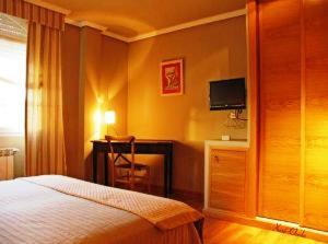 Double or Twin Room - Photo 2