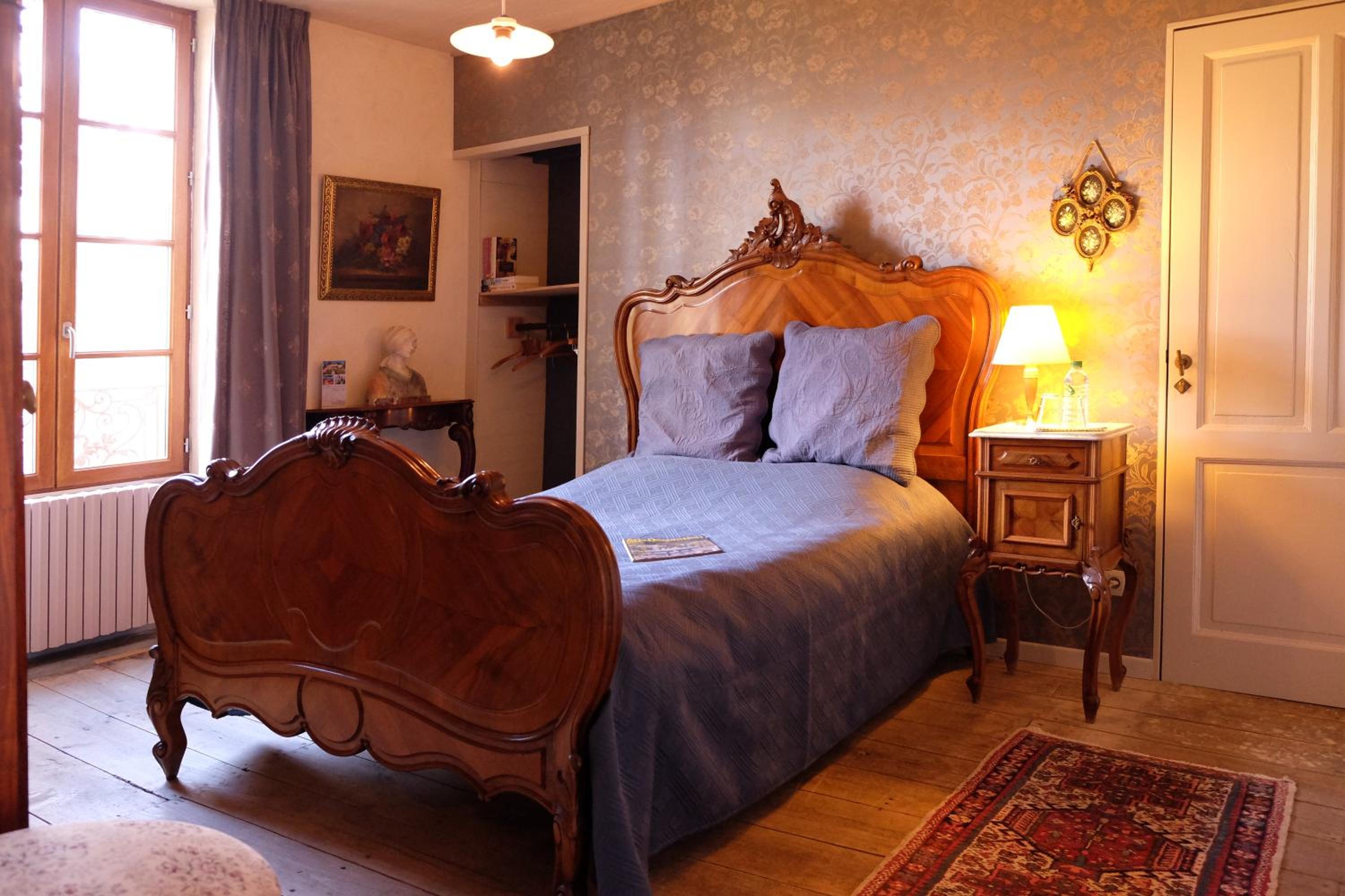 Deluxe Double Room with Bath photo 3
