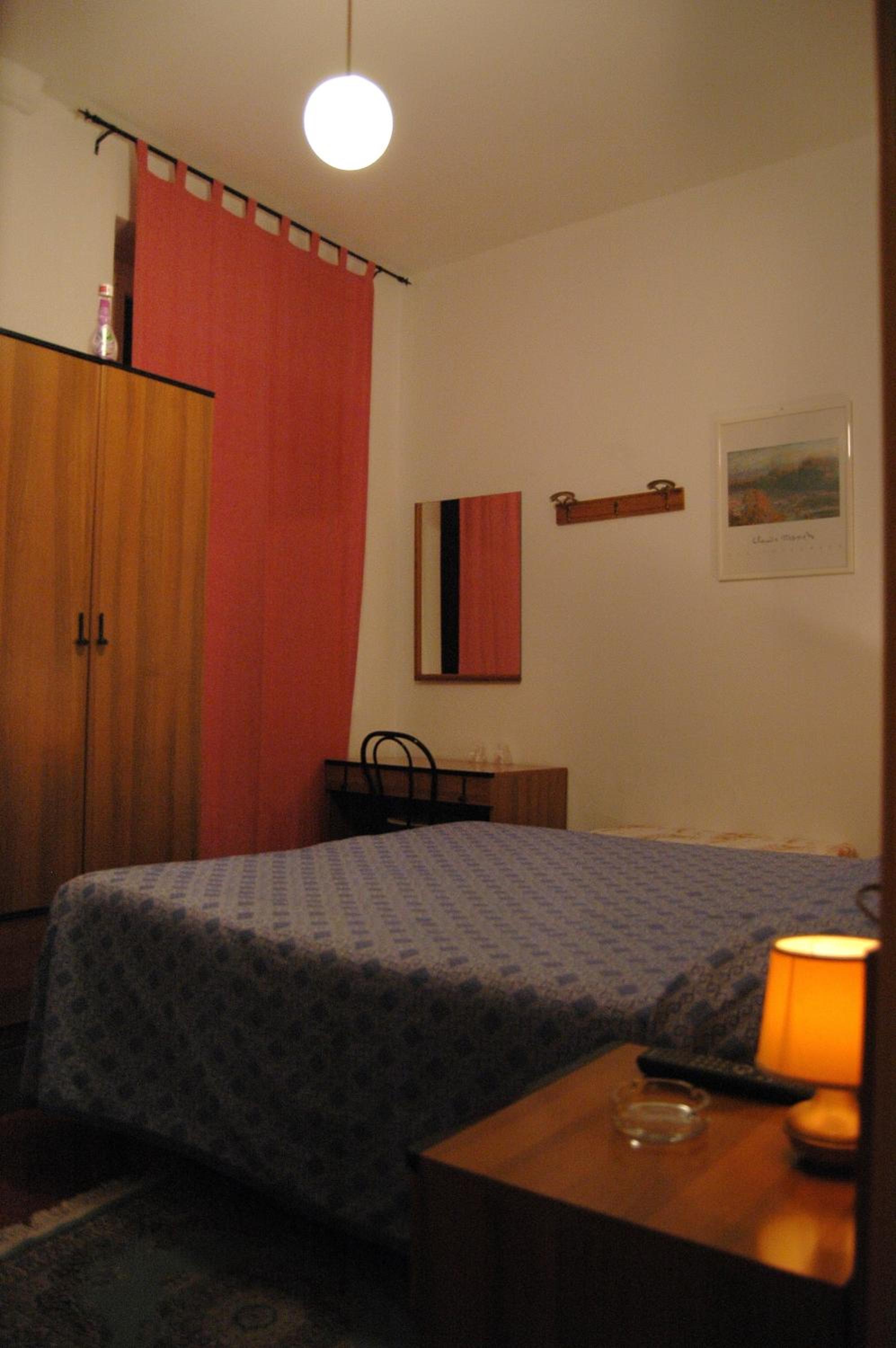 Standard Double Room with Shared Bathroom photo 2