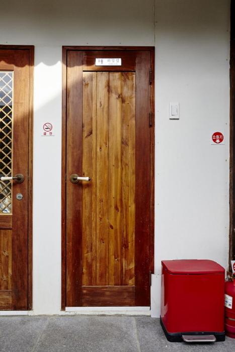 Quadruple Room with Bathroom - Photo 17