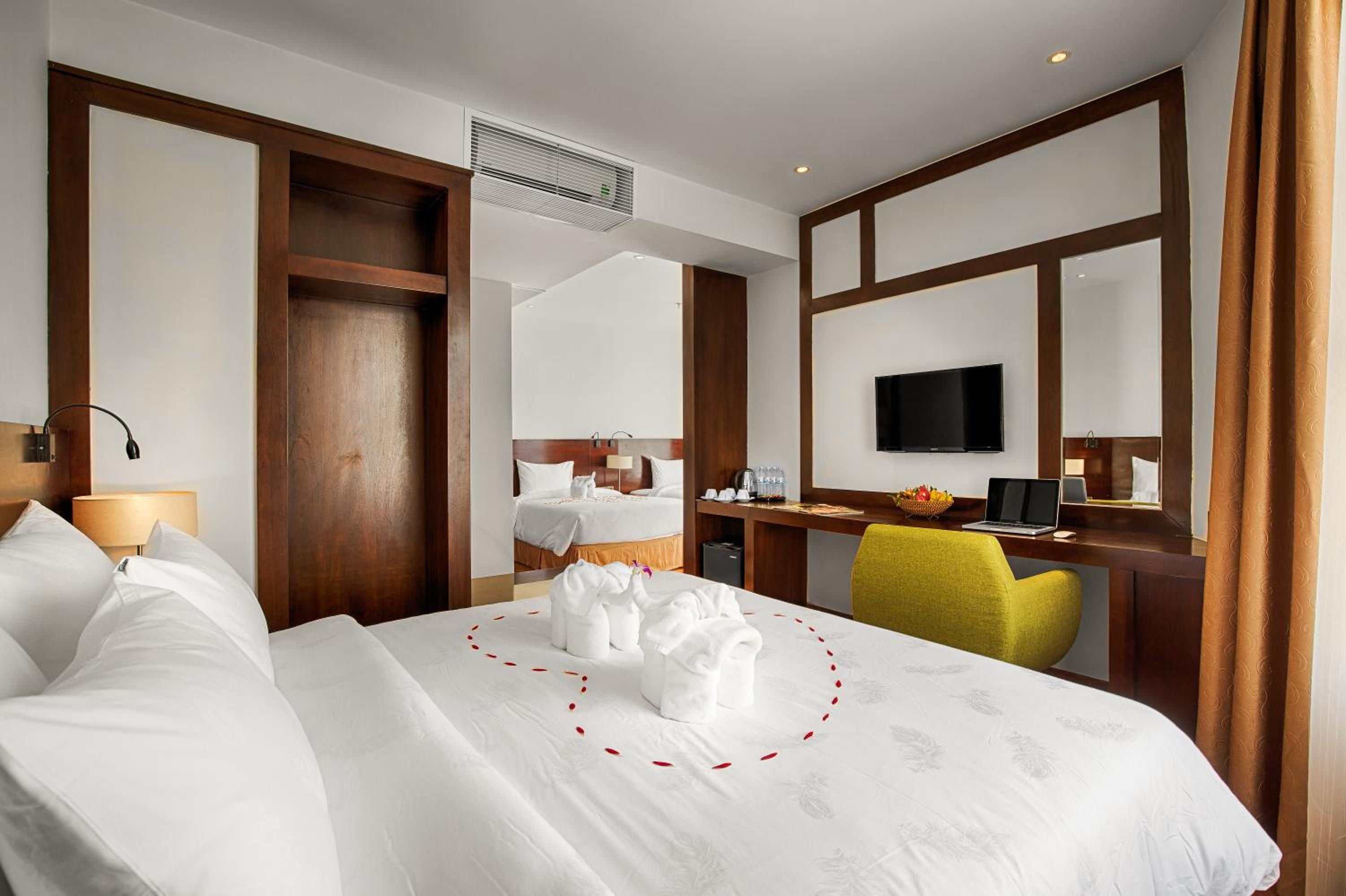 Family Room- Free 01 Vietnamese Pan Bread for Stays 2+ Nights photo 1