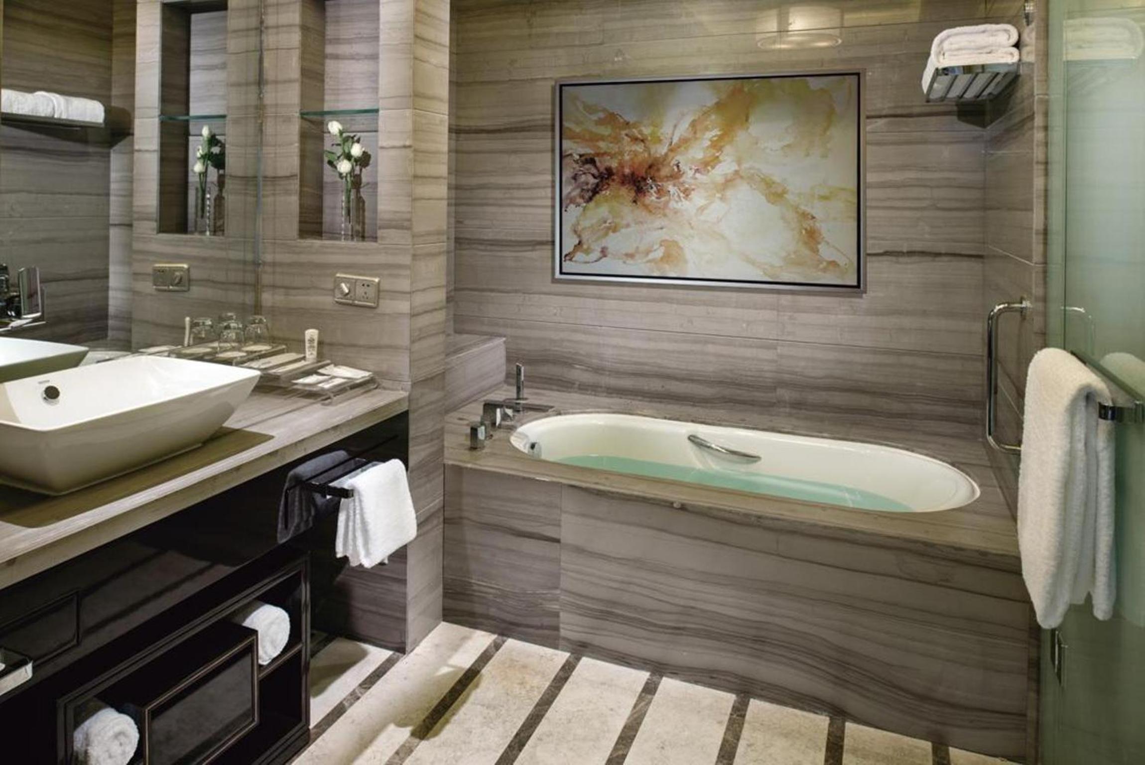Standard King Room - Photo 4