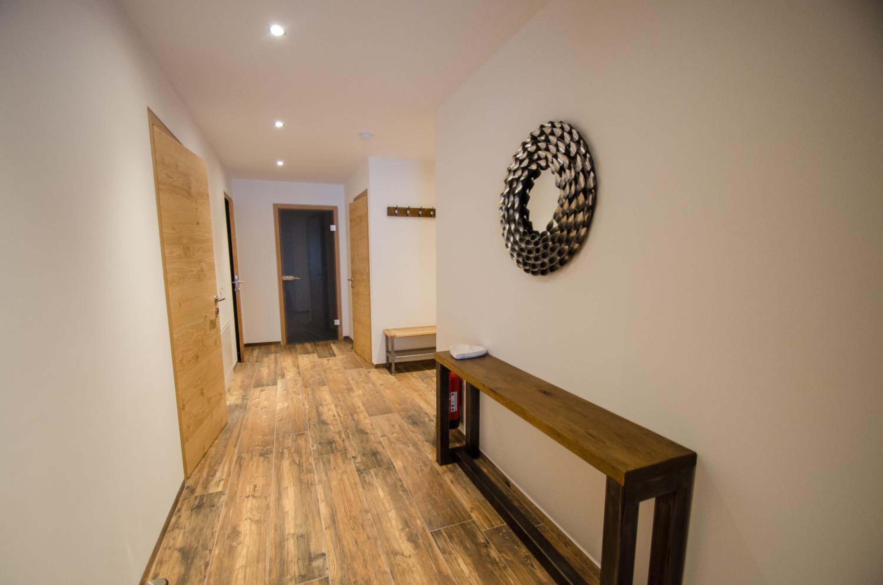 Three-Bedroom Apartment with Balcony and Lake View photo 1