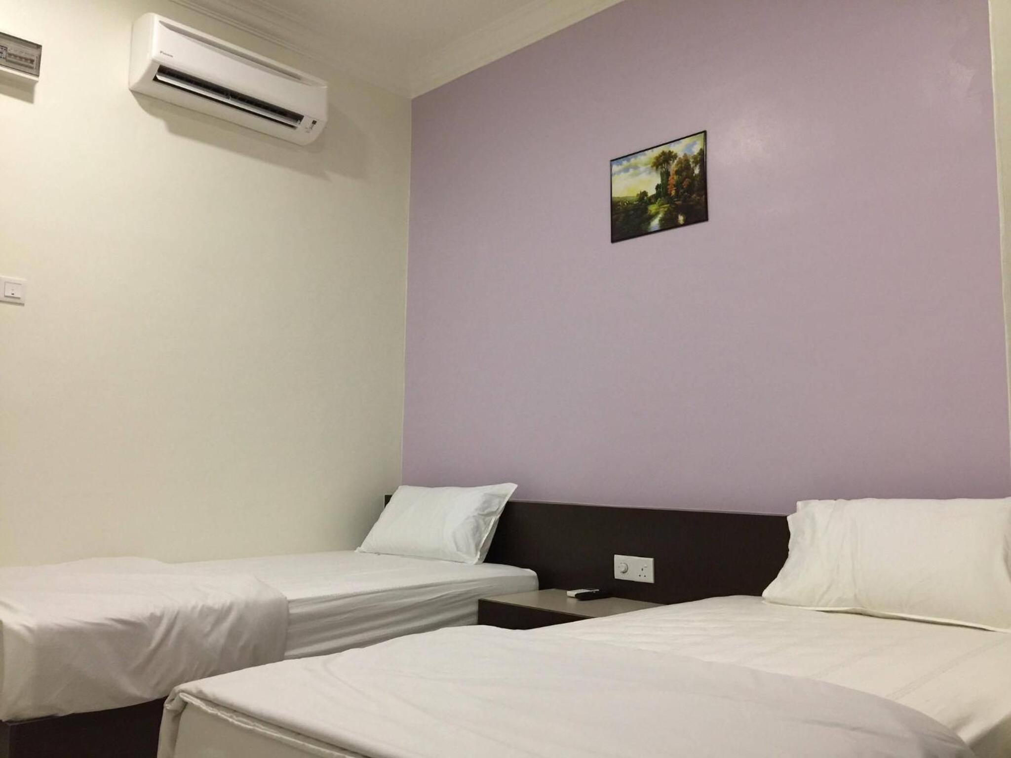 Standard Twin Room photo 2