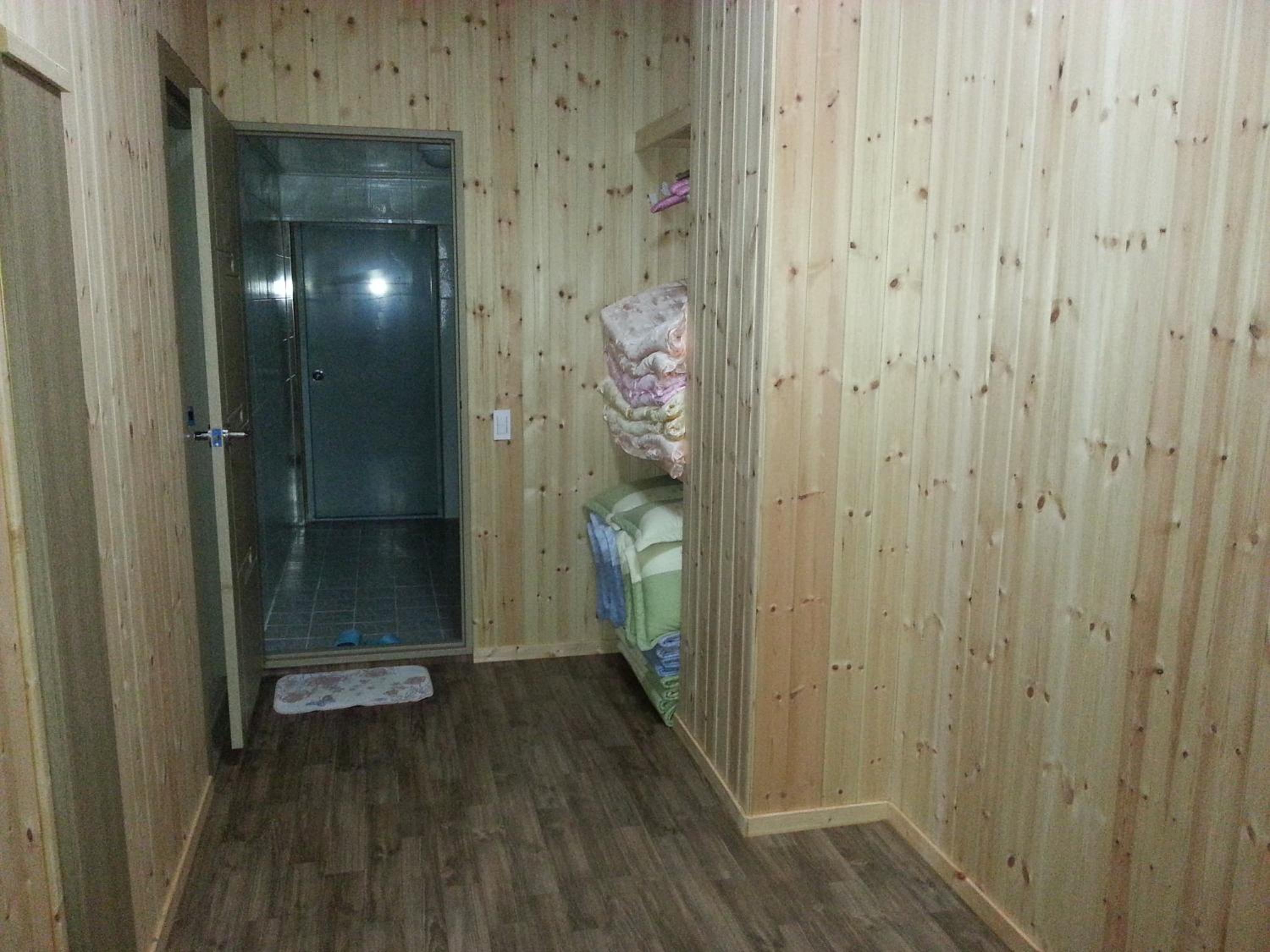 Two-Bedroom Townhouse - Photo 5