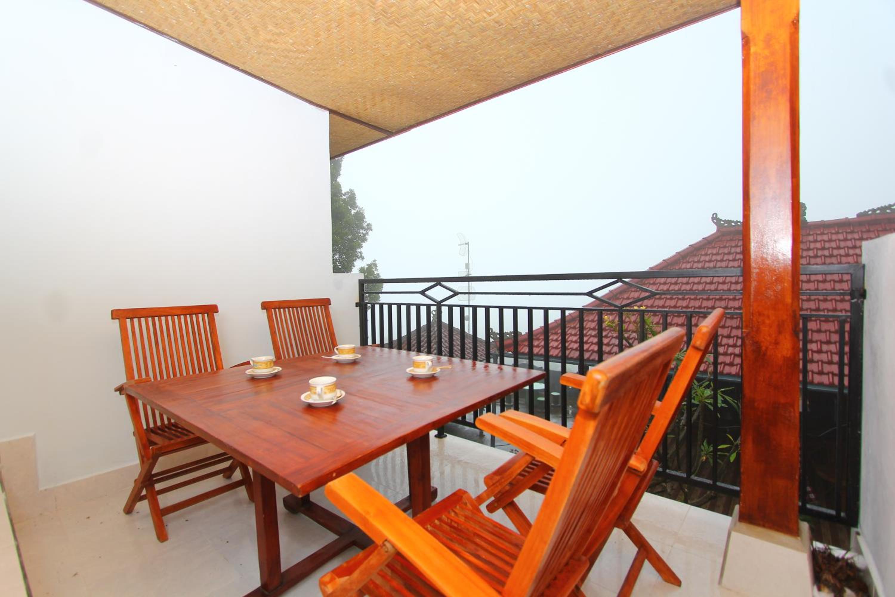 Family Room with Balcony - Photo 4