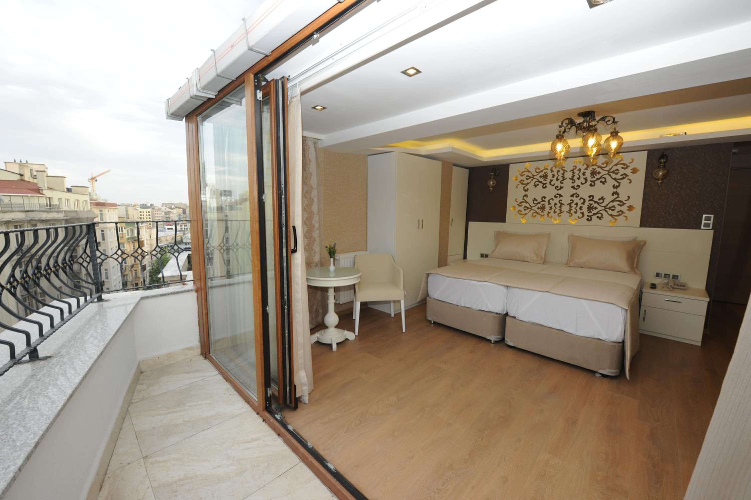 Superior Double or Twin Room with Balcony photo 1