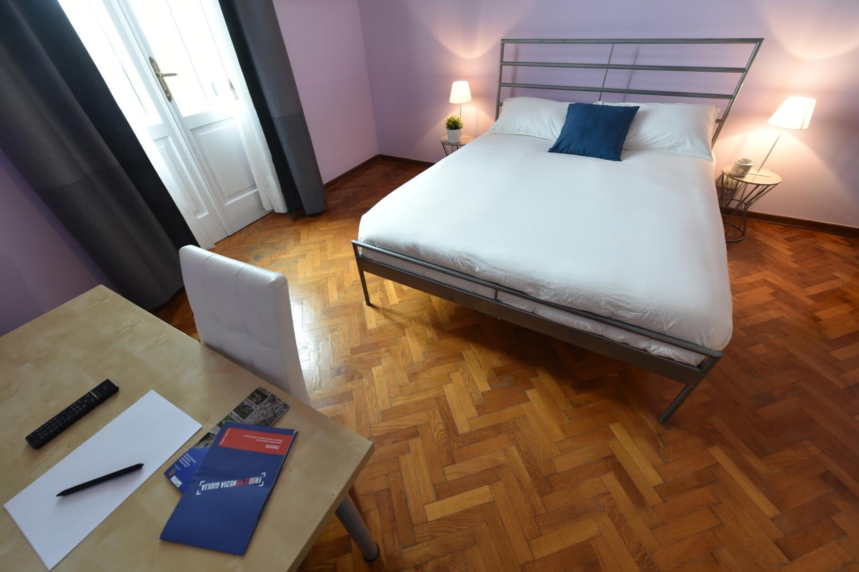 Standard Double Room with Shared Bathroom photo 1