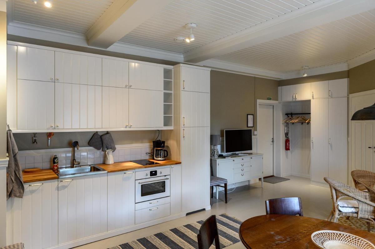 One-Bedroom Apartment - Annex photo 3