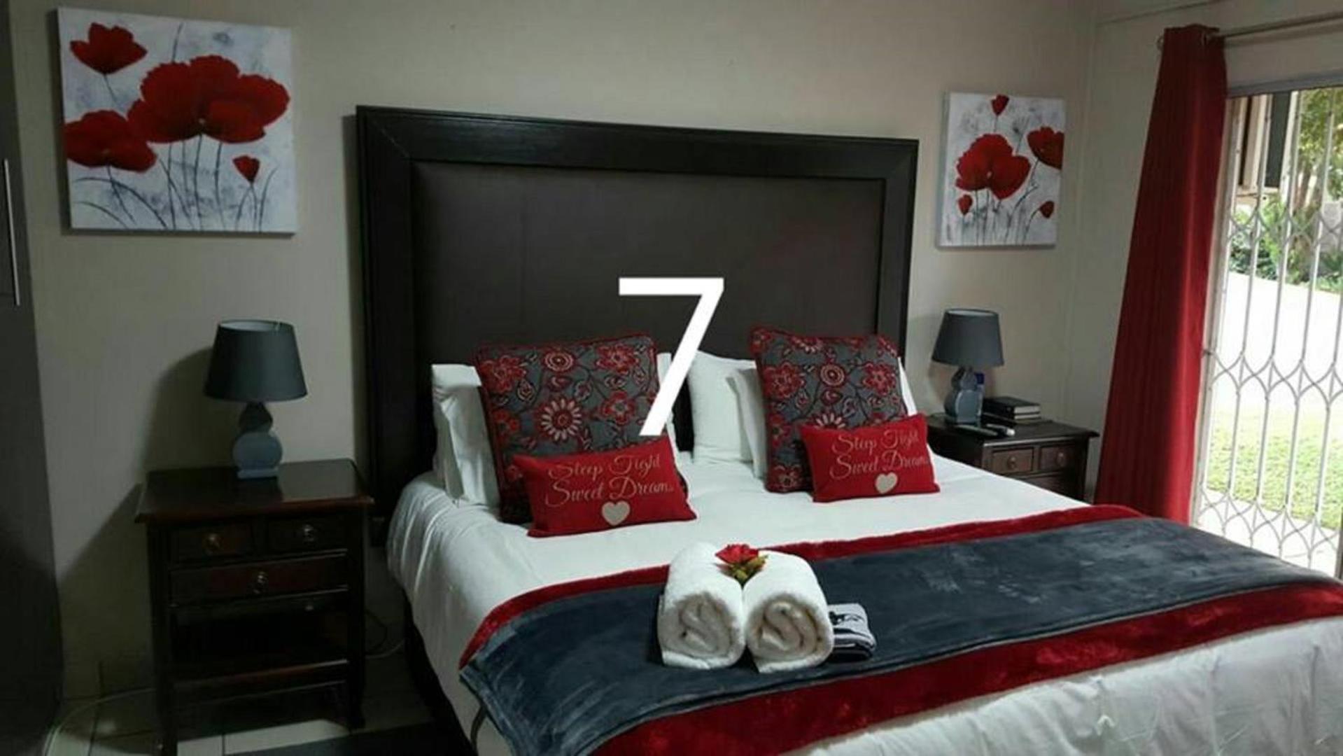 Double Room - Photo 2