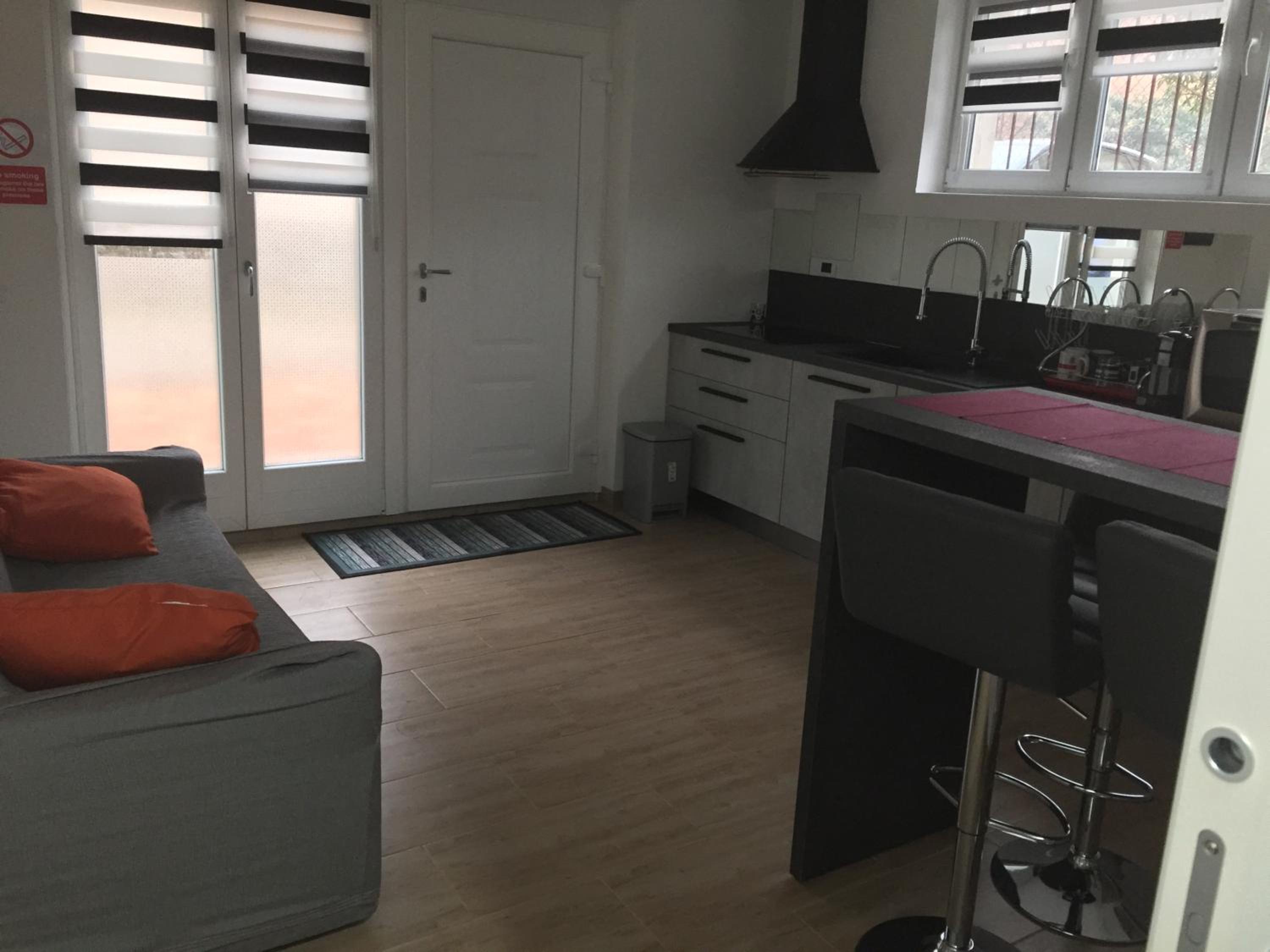 One-Bedroom Apartment - Ground Floor - Photo 36