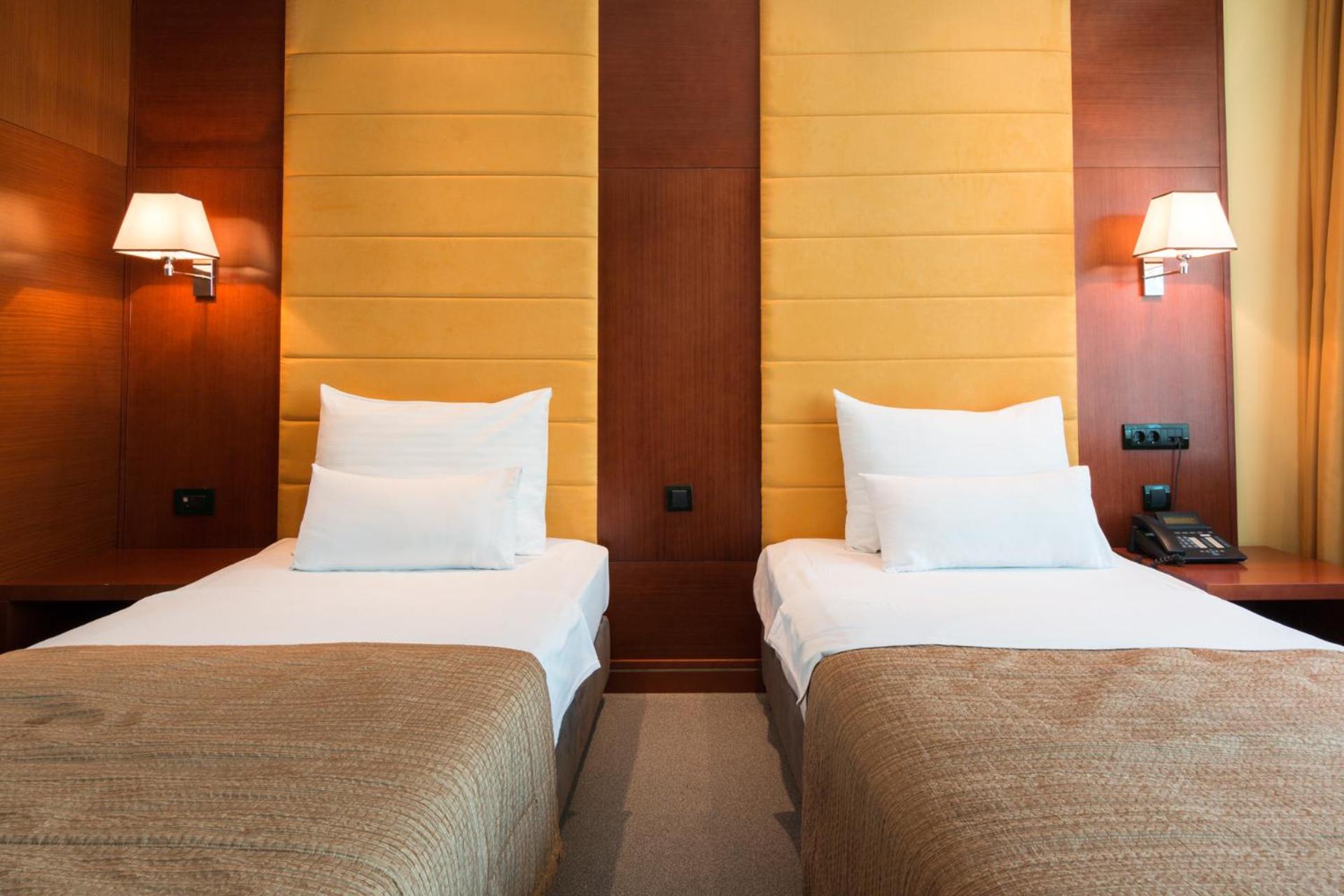Twin Room - Photo 4