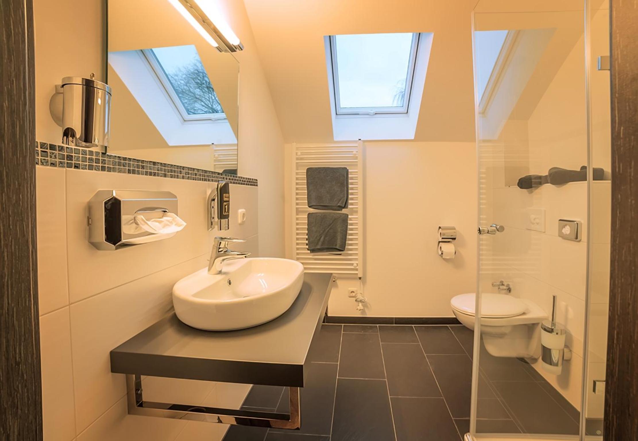 Double or Twin Room with Bathroom photo 2