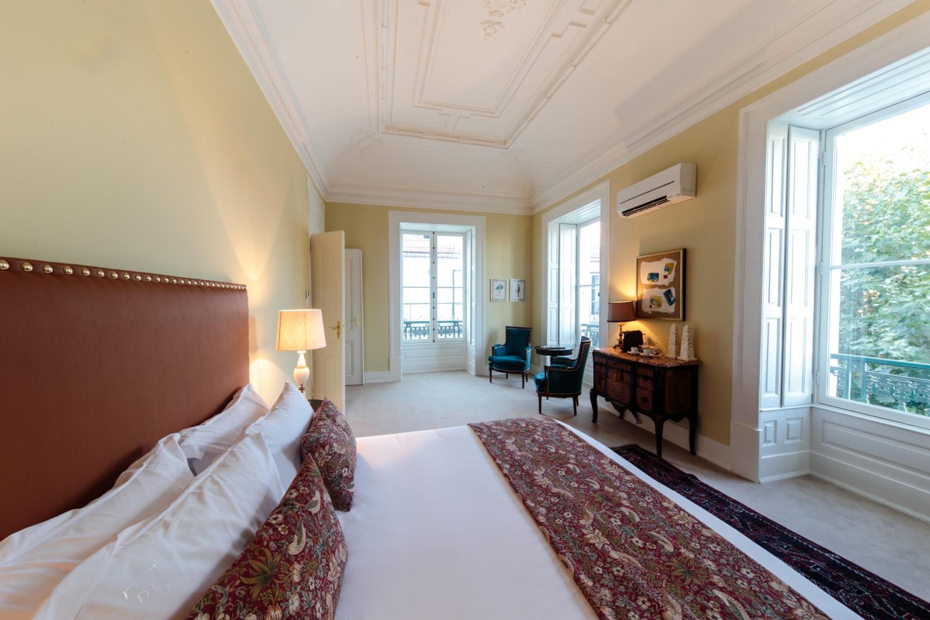 Deluxe Suite with River View photo 2