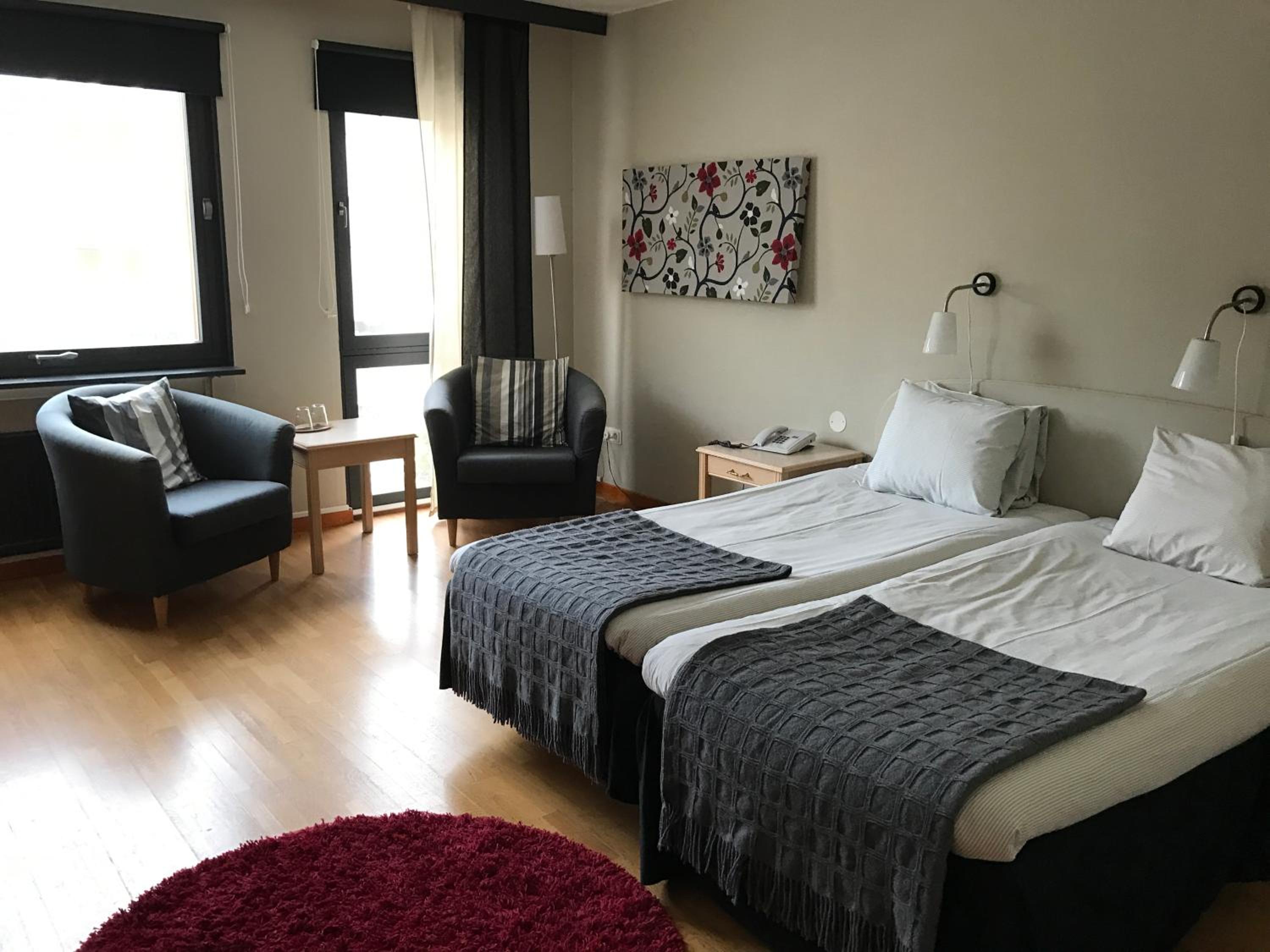 Twin Room - Photo 6