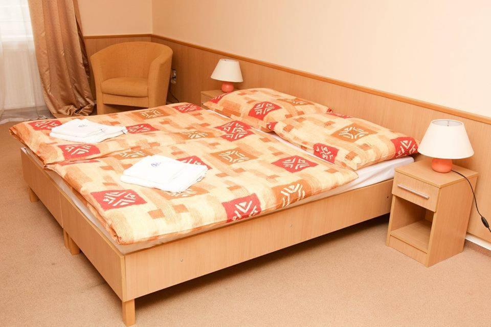 Deluxe Double Room with Extra Bed - Photo 6