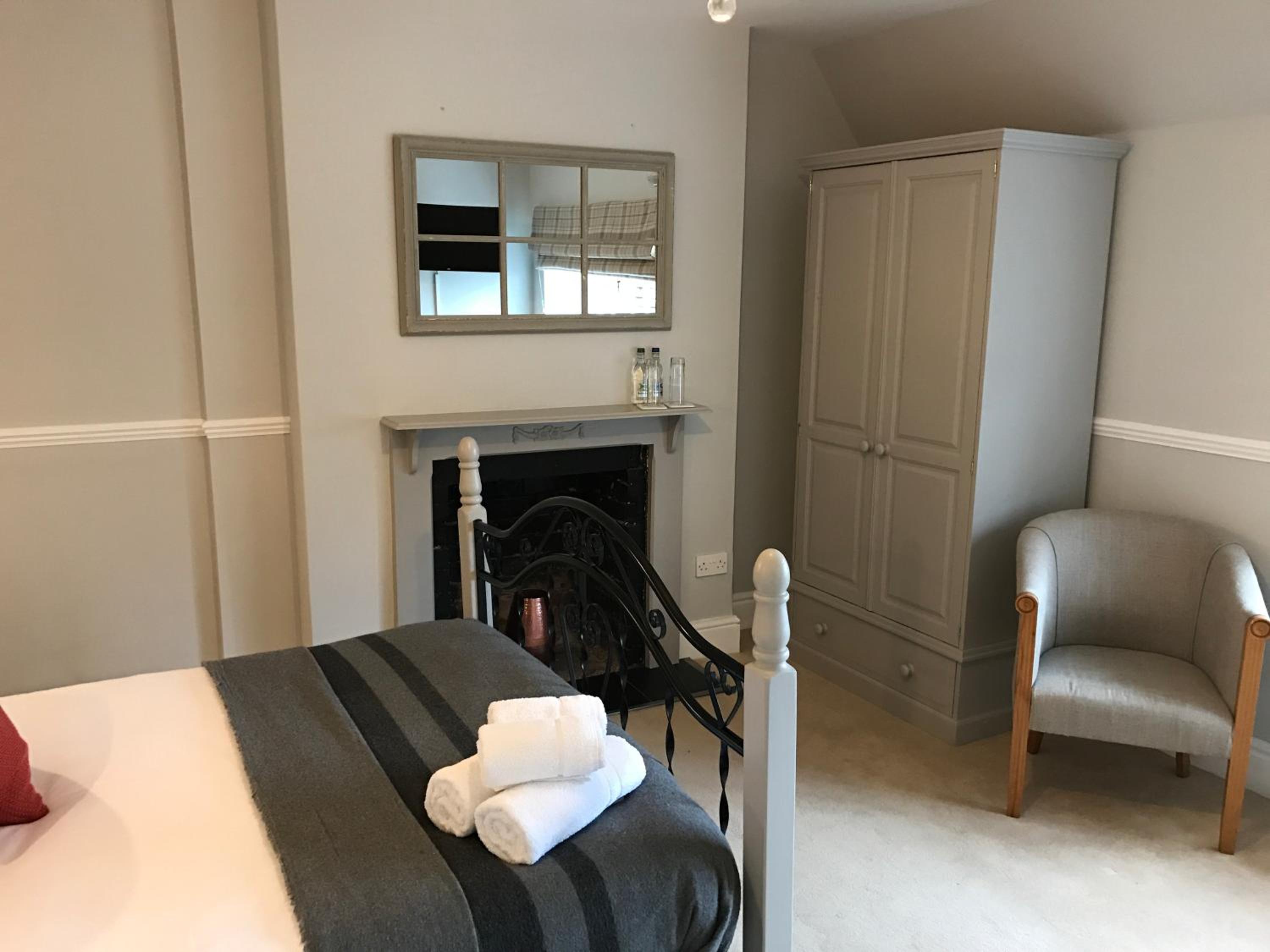 Large Double Room photo 2