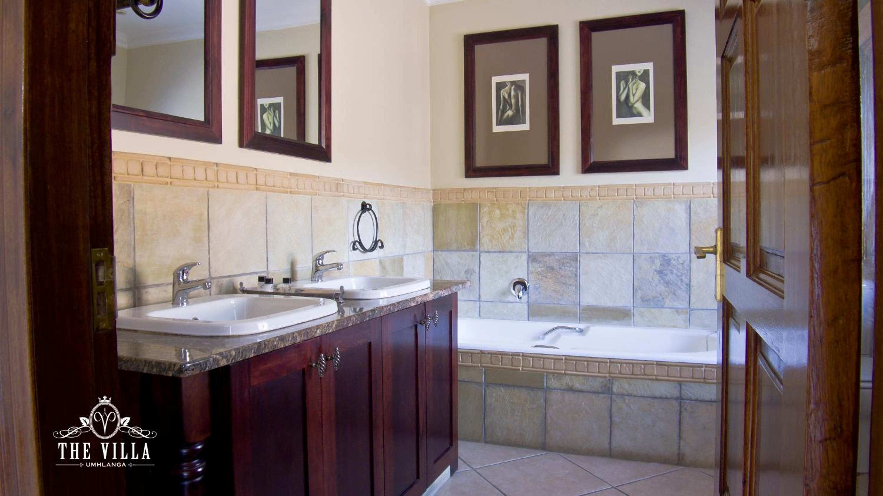 Deluxe Double or Twin Room - Photo 2