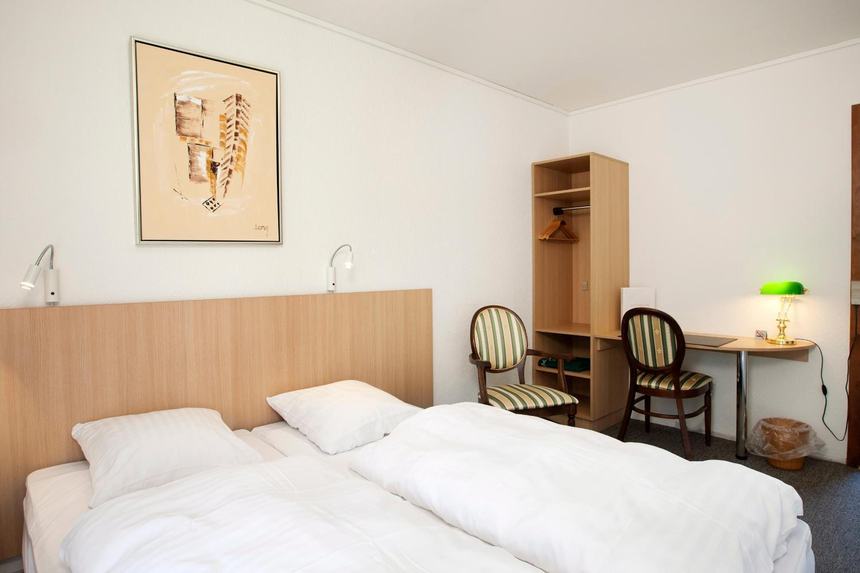 Double or Twin Room photo 3