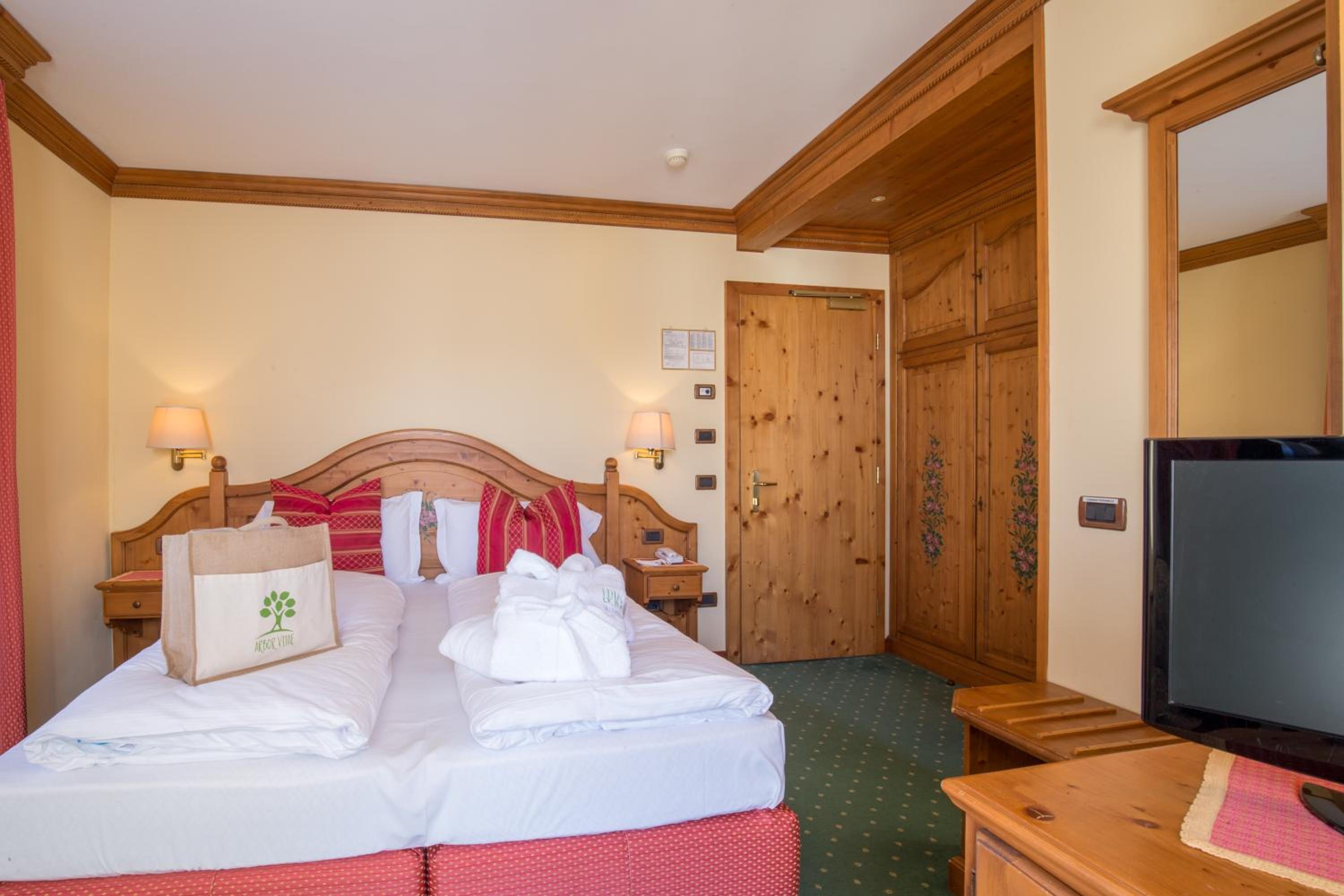 Superior Double or Twin Room photo 2