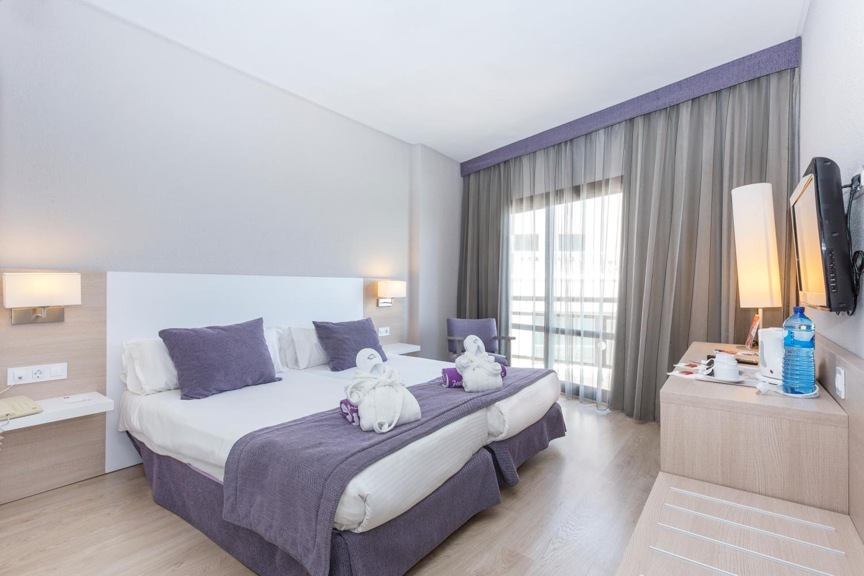 Superior Double Or Twin Room With Sea View - Photo 6
