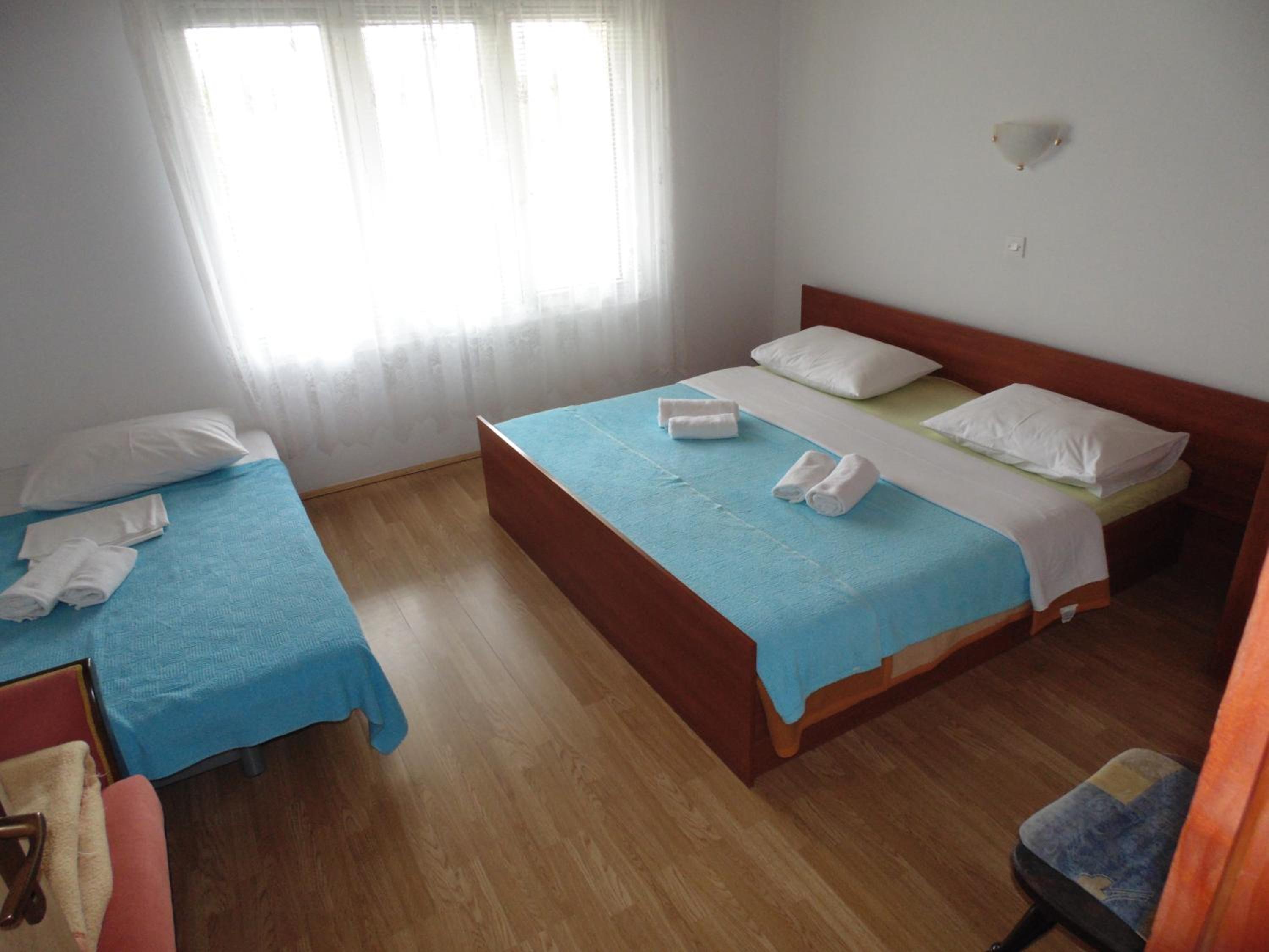 One-Bedroom Apartment with Balcony and City View photo 3