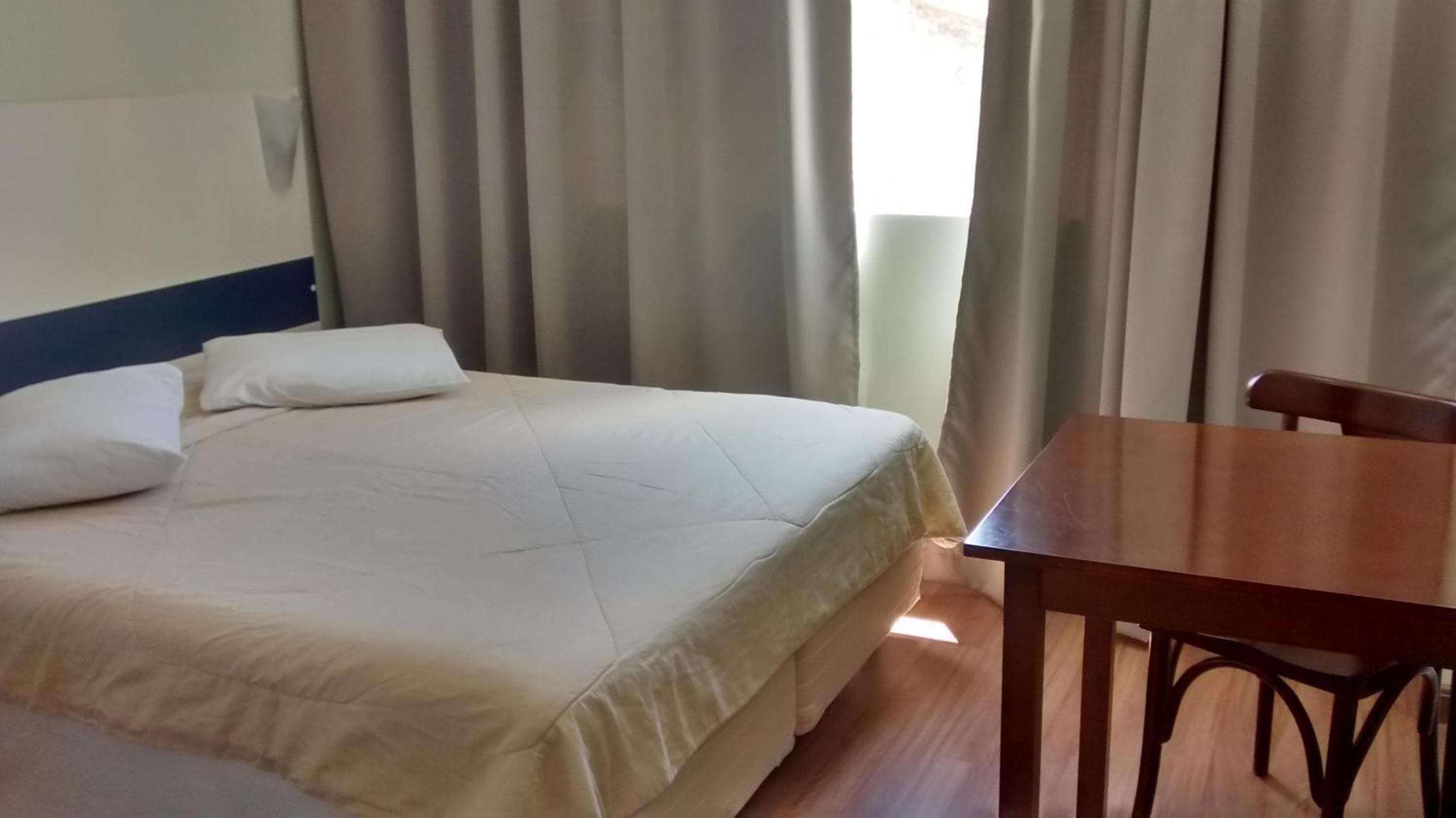 Double or Twin Room photo 3
