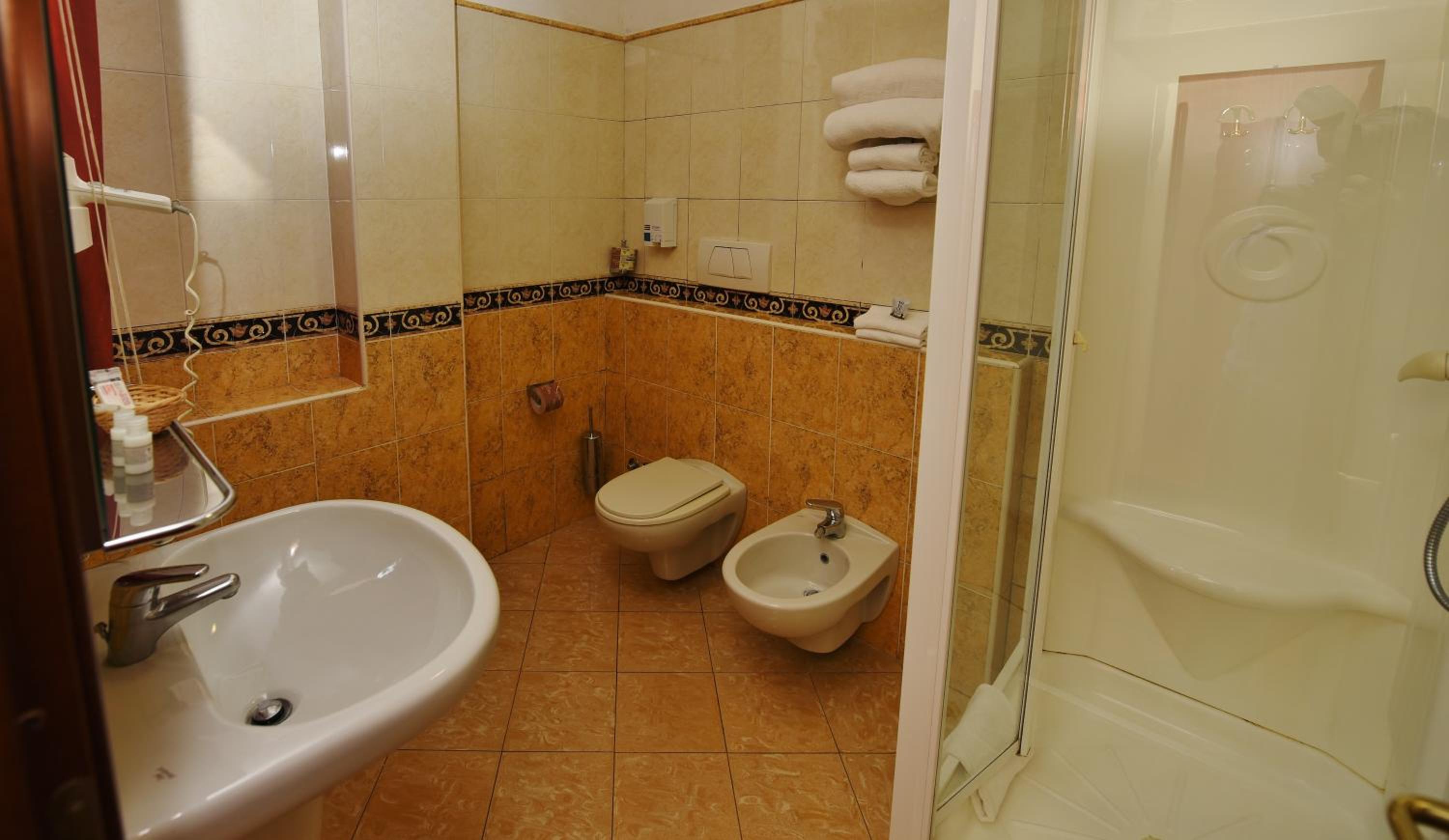 Double Room / Twin Room - Photo 3
