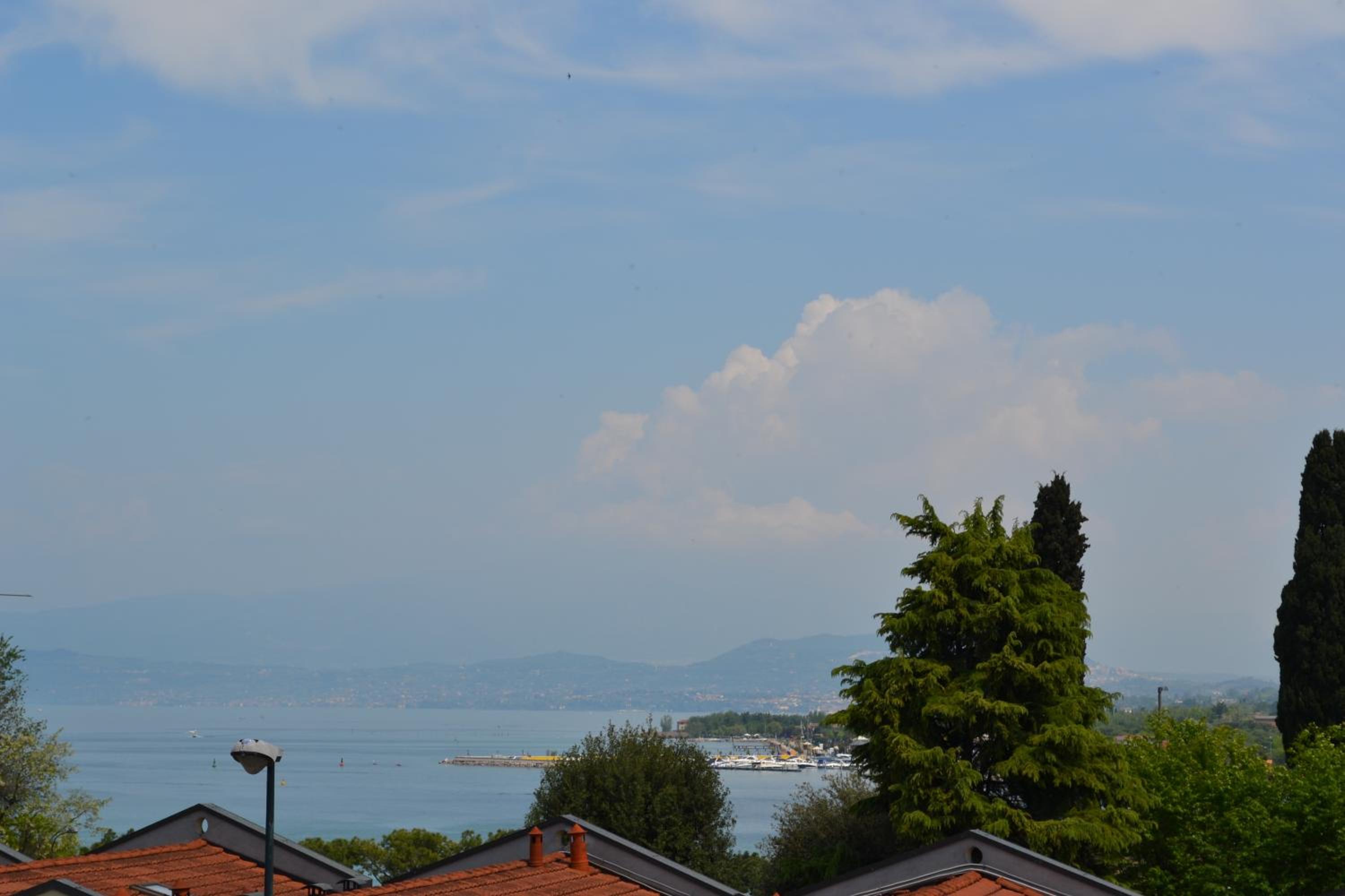 Double Room with Lake View - Photo 7