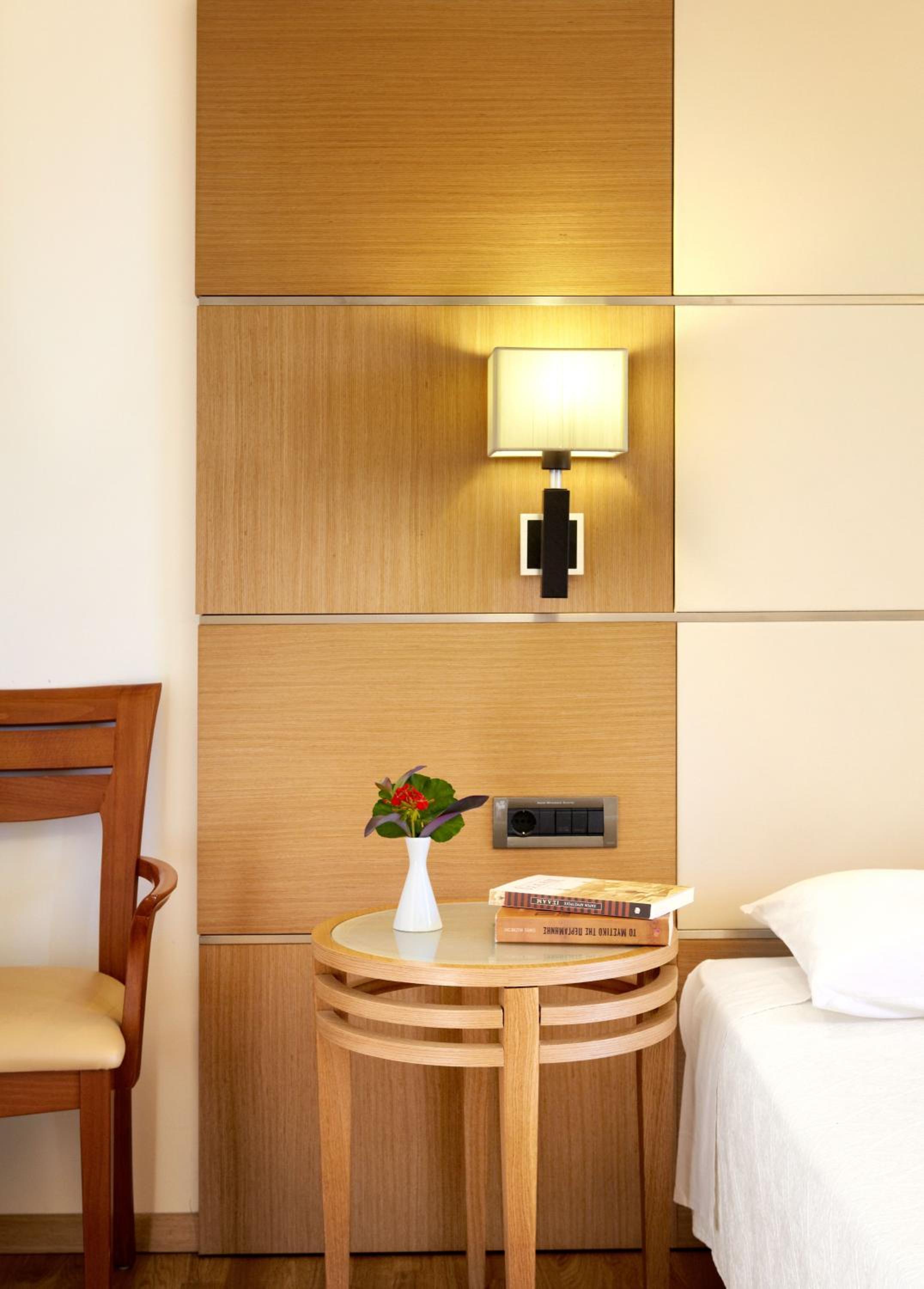 Deluxe Double Room with Partial Sea View photo 3