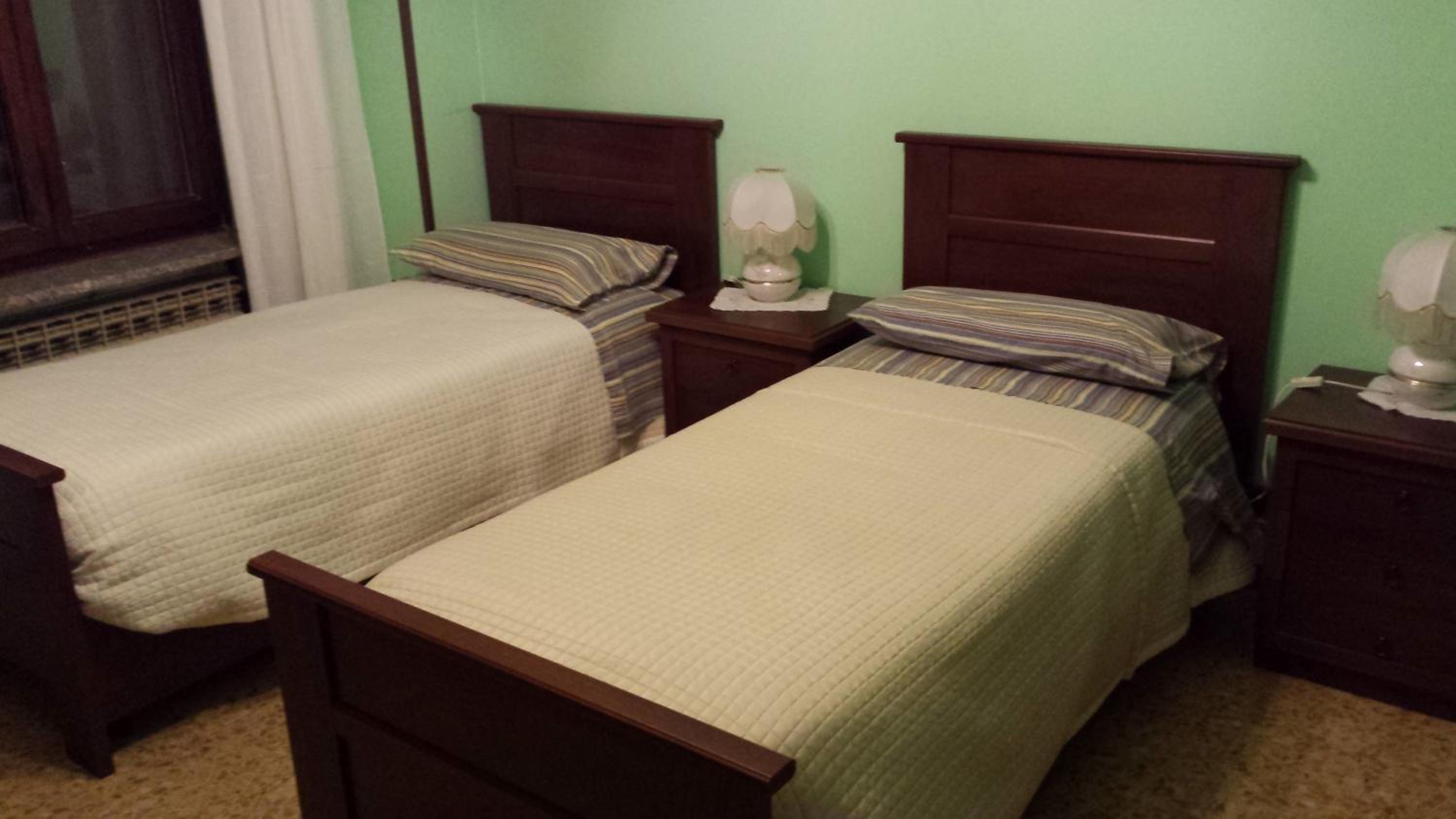 Twin Room With Shared Bathroom