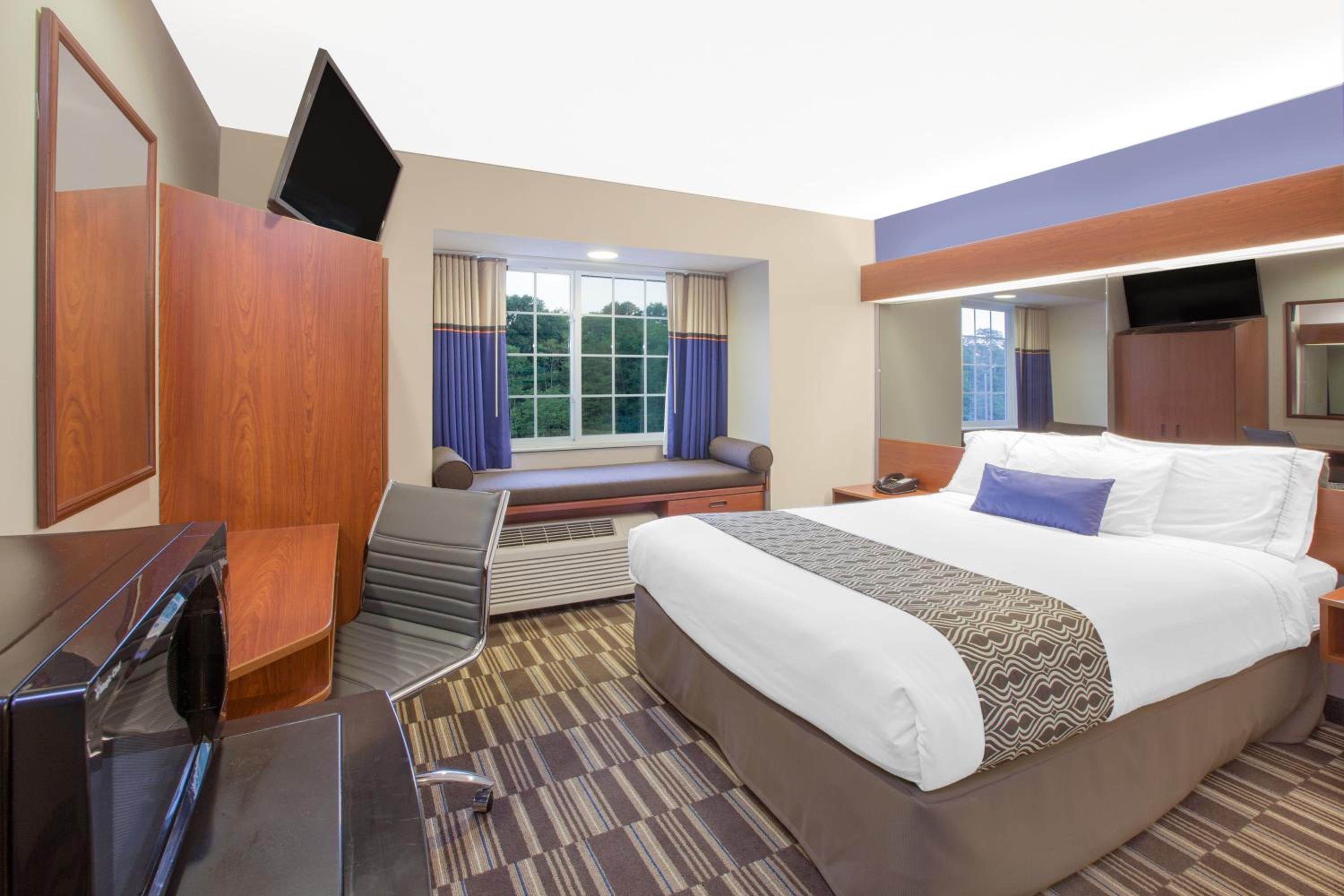 One-Bedroom Suite - Disability Access/Non-Smoking - Photo 4